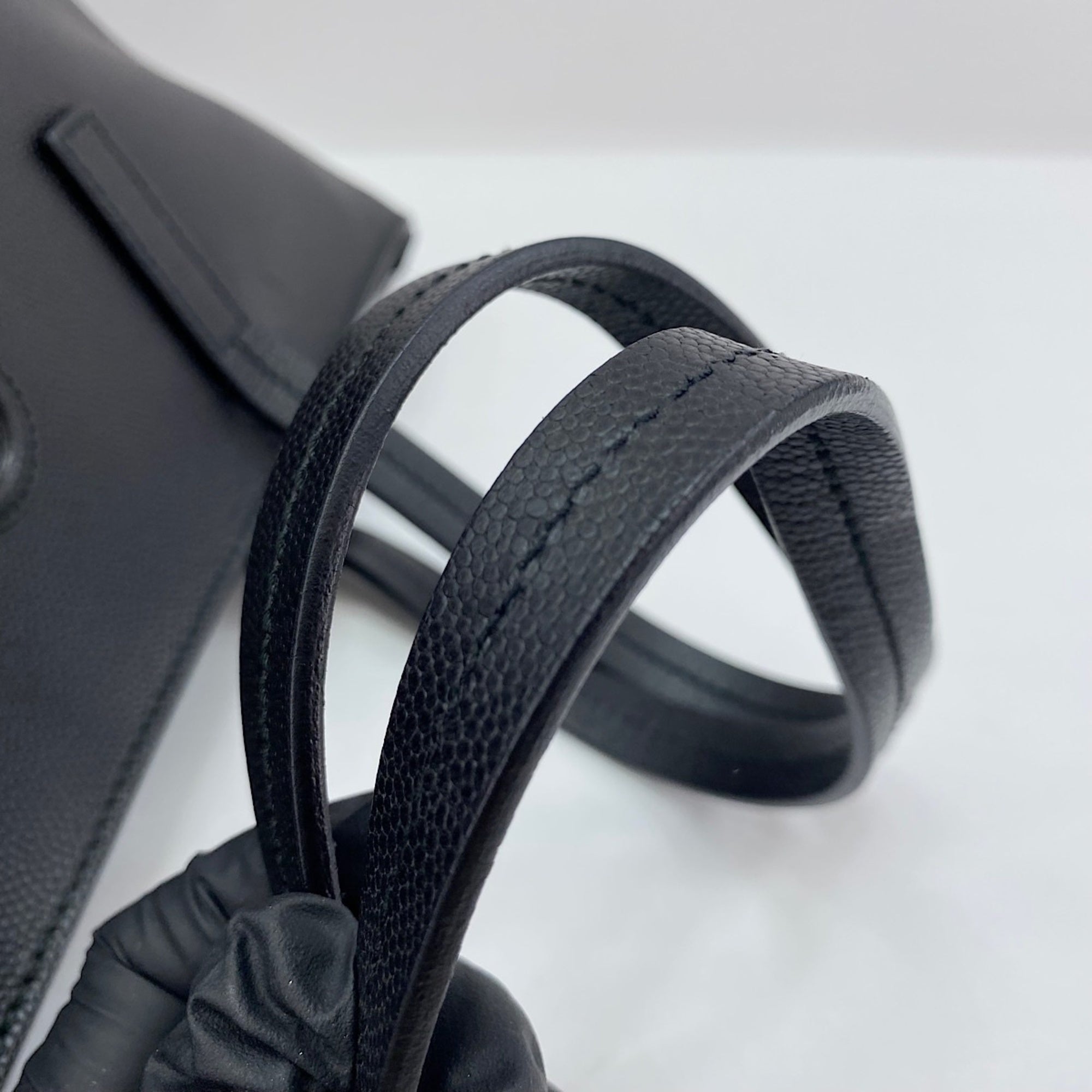 Salvatore Ferragamo Black Tote Bag (Pre-Owned)