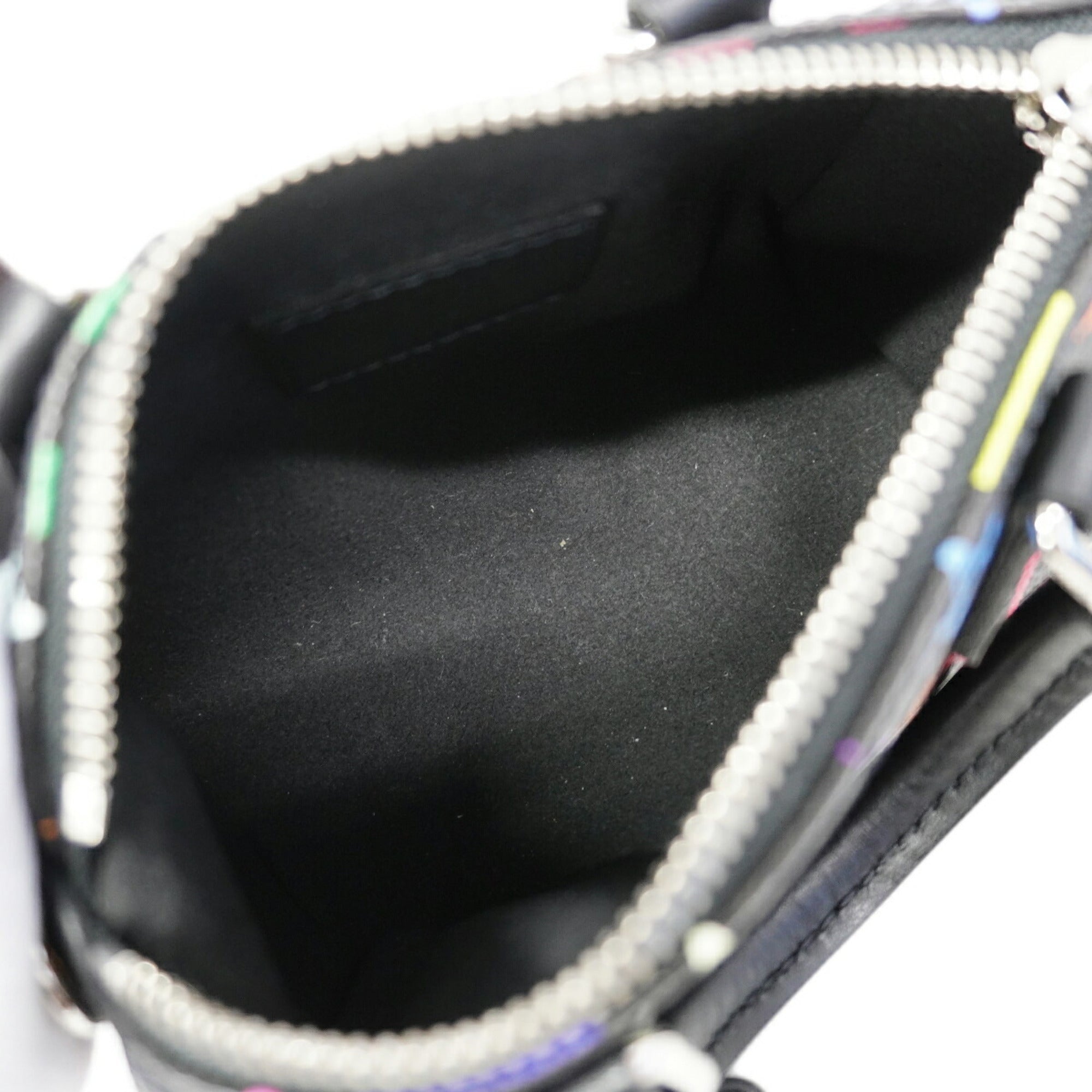 Louis Vuitton Black Handbag (Pre-Owned)