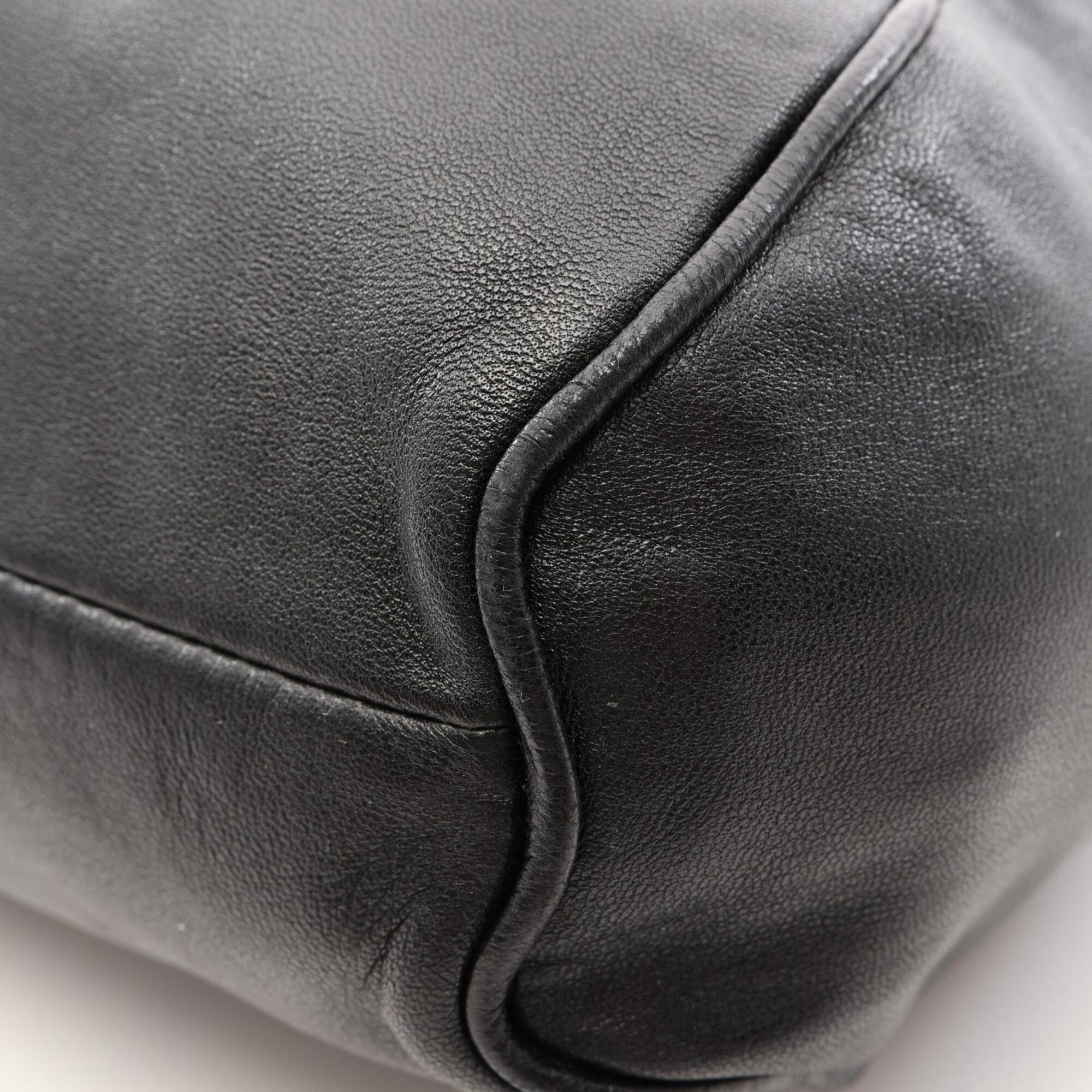 Loewe Black Leather Shoulder Bag (Pre-Owned)