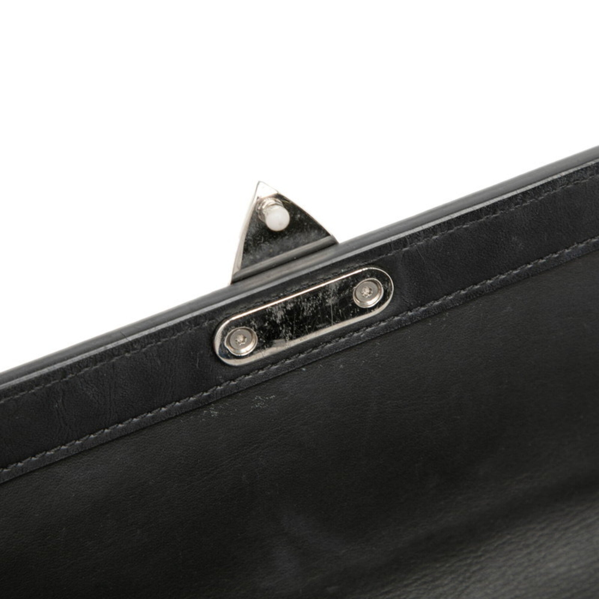 Louis Vuitton Black Leather Shoulder Bag (Pre-Owned)