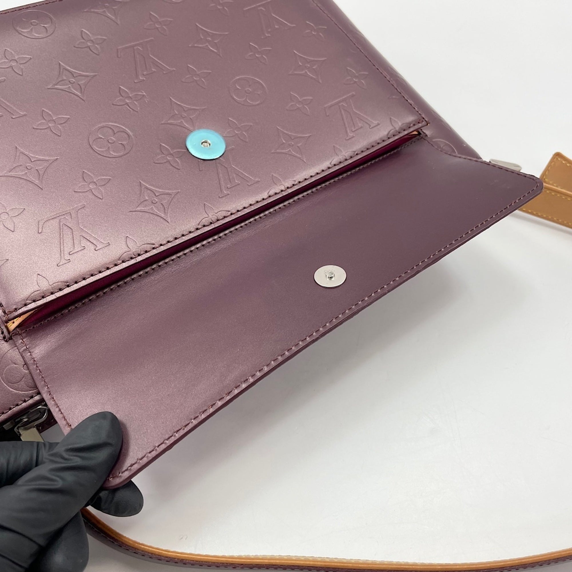 Louis Vuitton Brown Shoulder Bag (Pre-Owned)