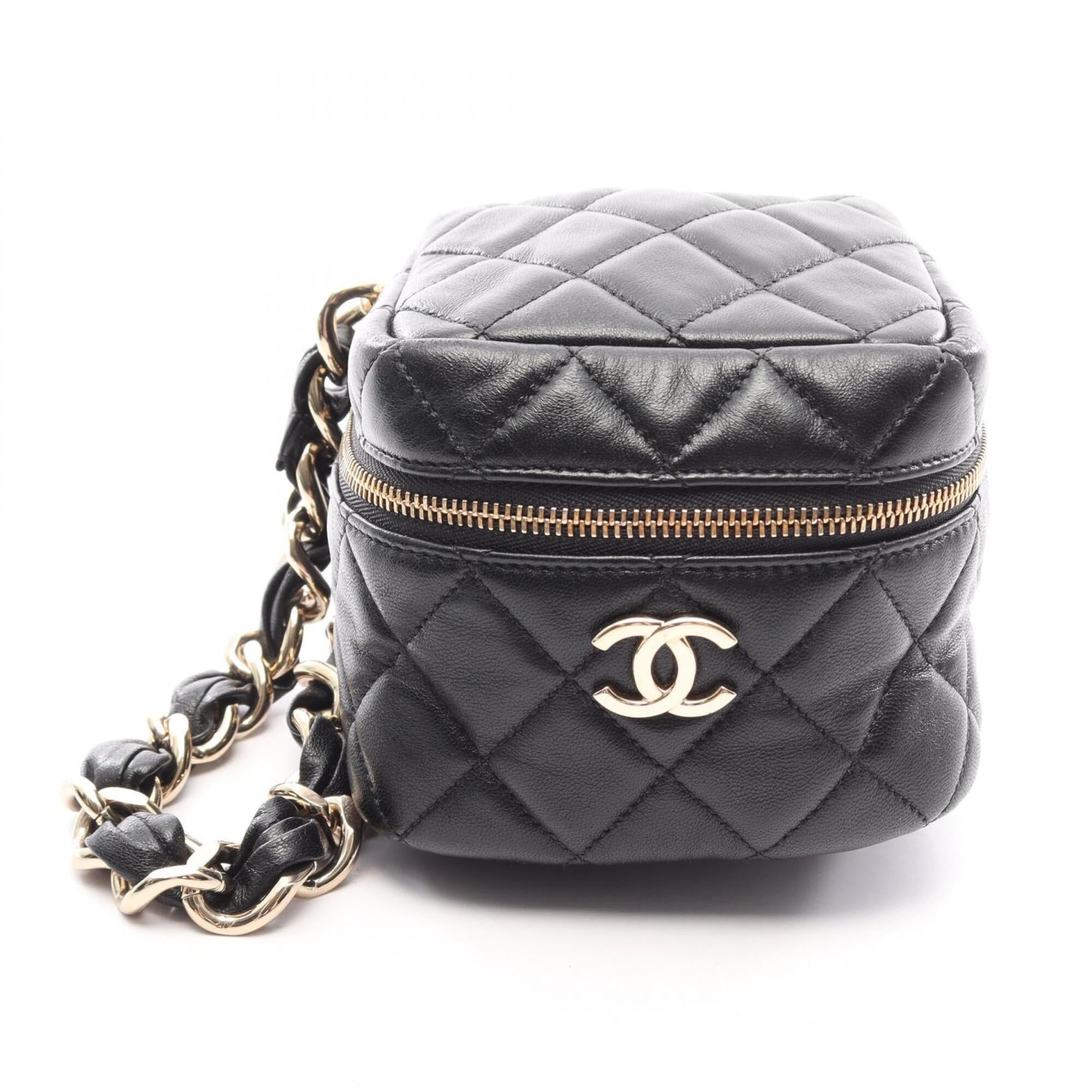 Chanel Black Leather Clutch Bag Handbag (Pre-Owned)
