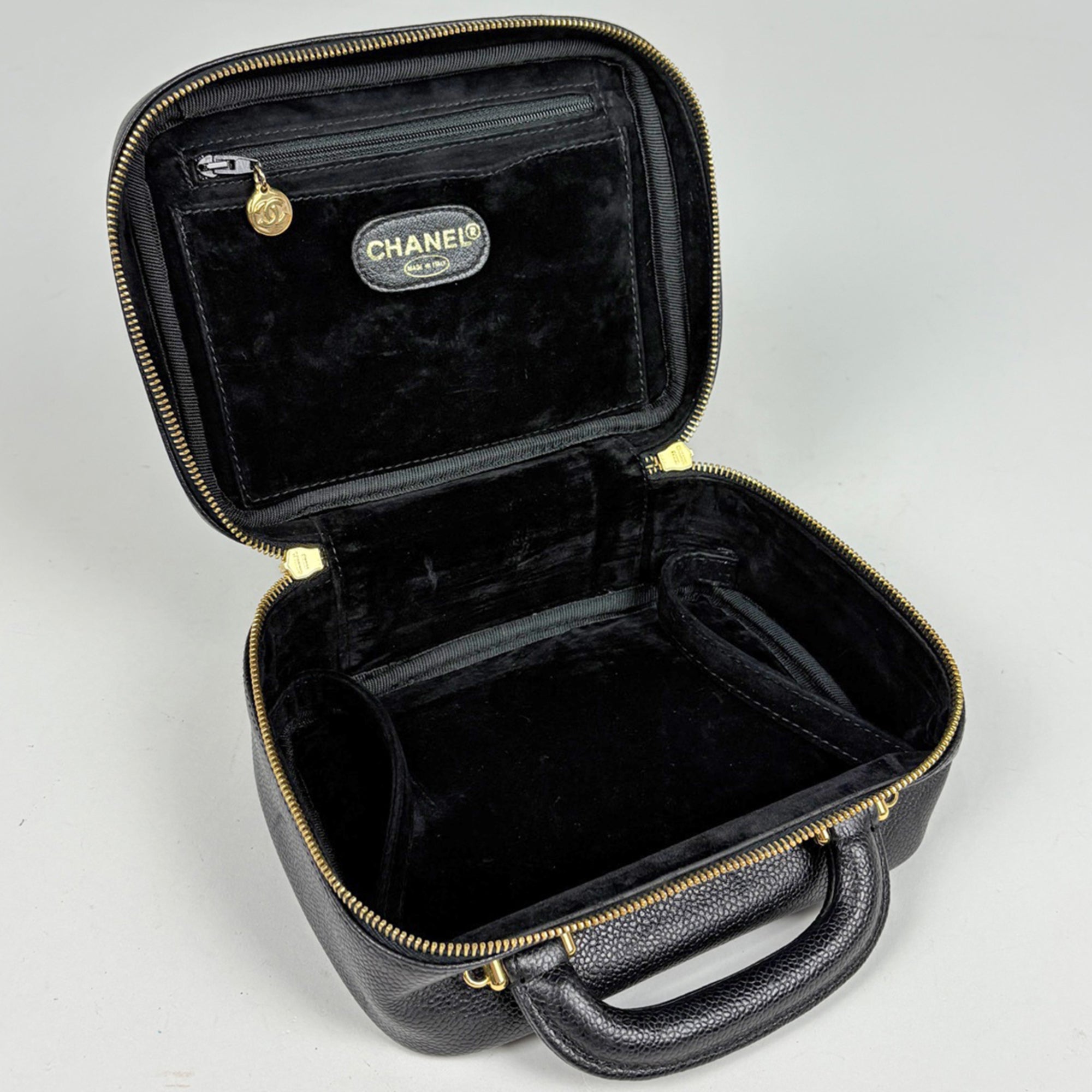 Chanel Black Grained Calfskin Pouch Vanity Bag (Pre-Owned)