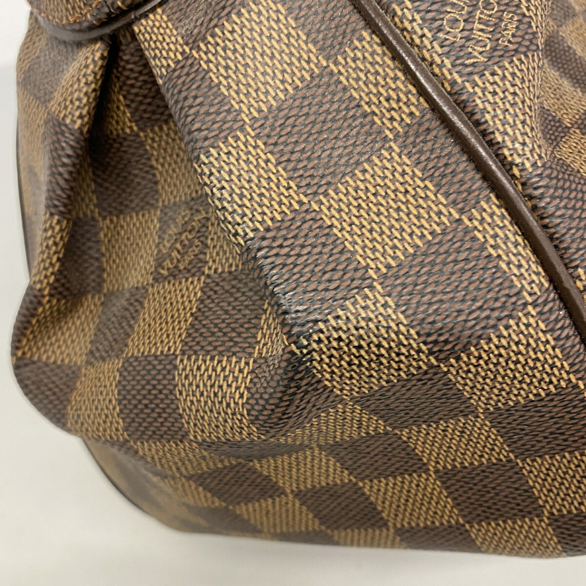 Louis Vuitton Ebene Handbag (Pre-Owned)