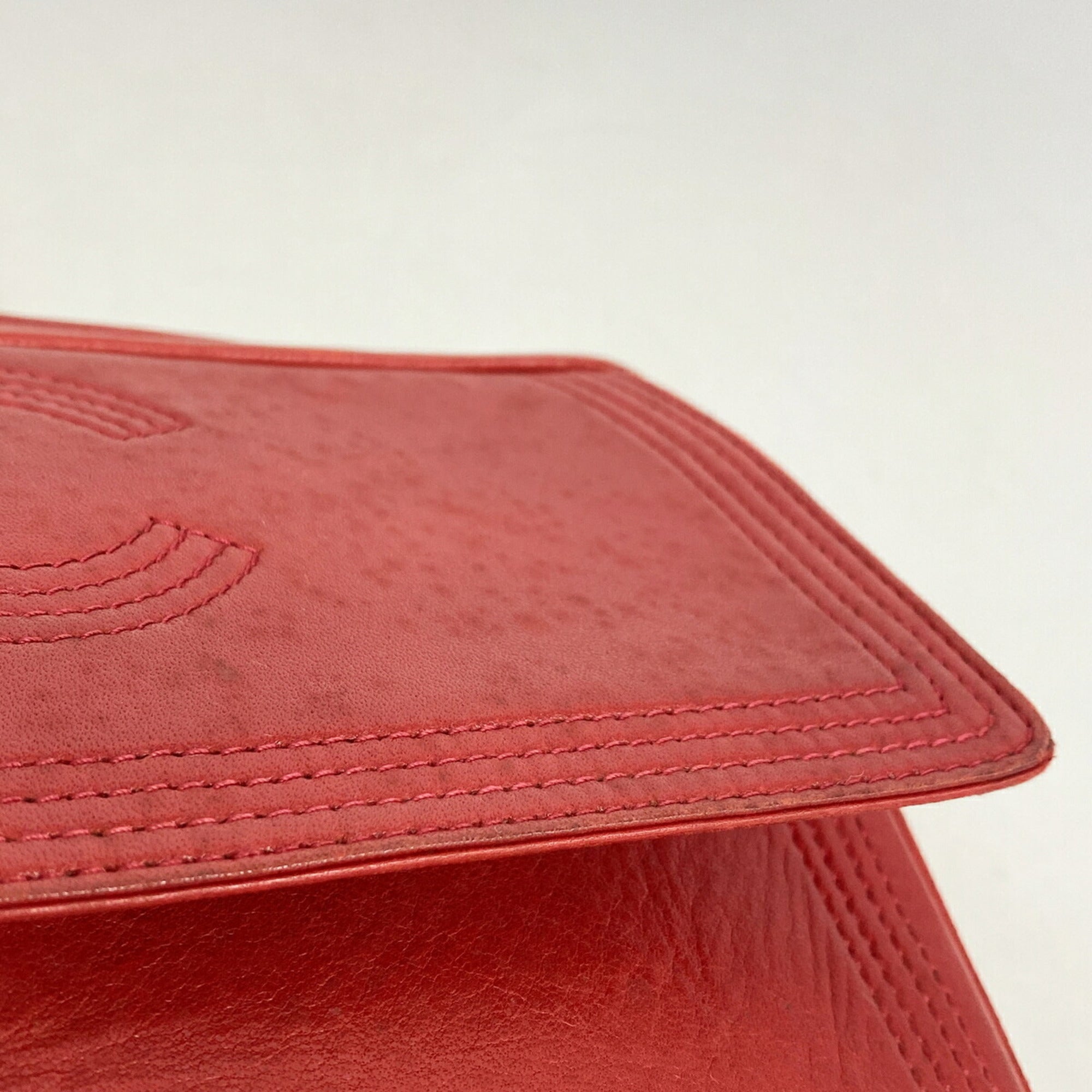 Chanel Red Color Leather Shoulder Bag (Pre-Owned)