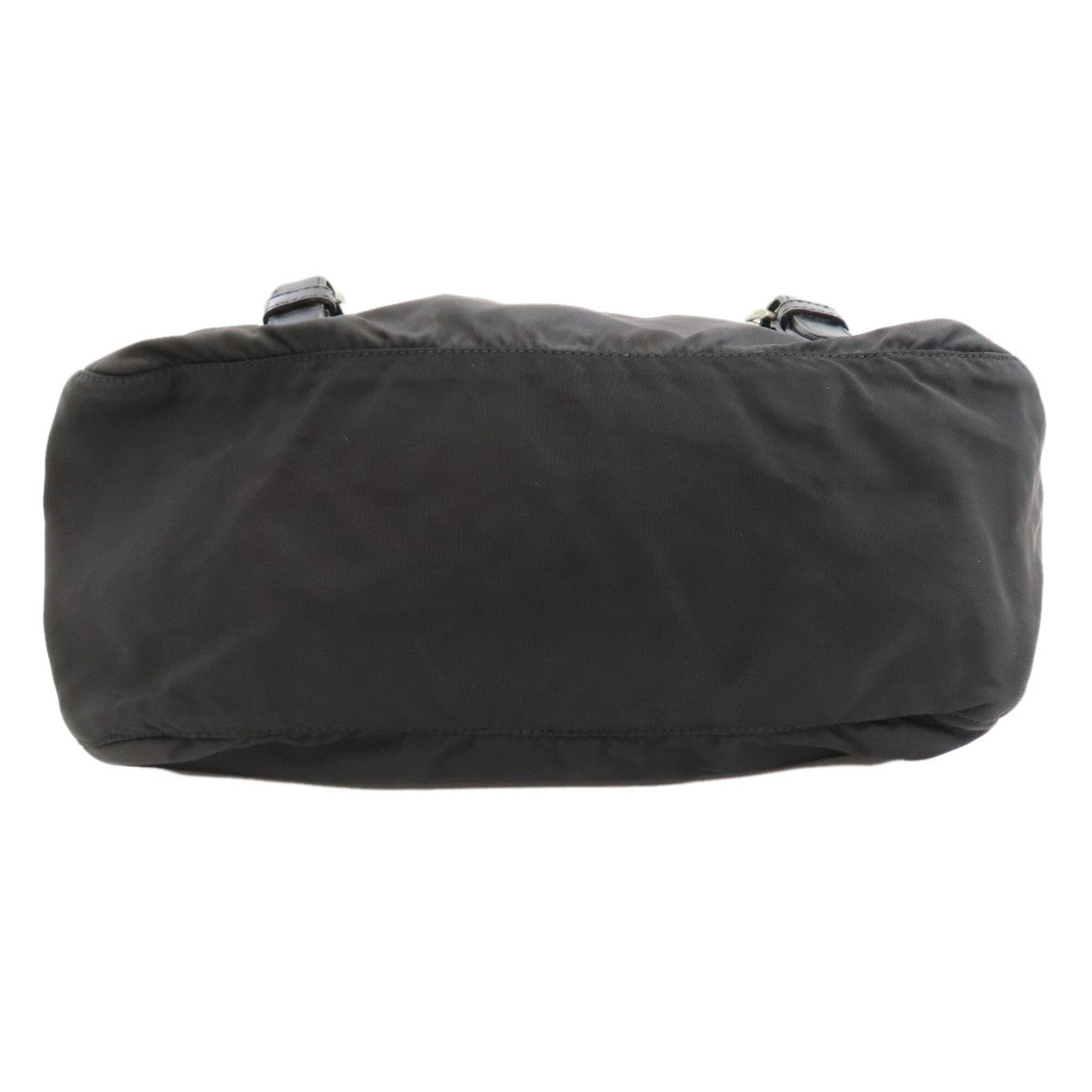 Prada Black Nylon Messenger Bag Shoulder Bag (Pre-Owned)
