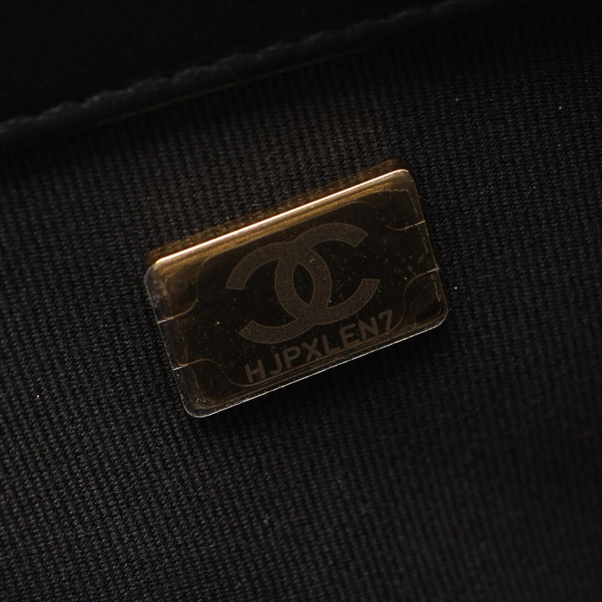 Chanel Black Leather Shoulder Bag (Pre-Owned)