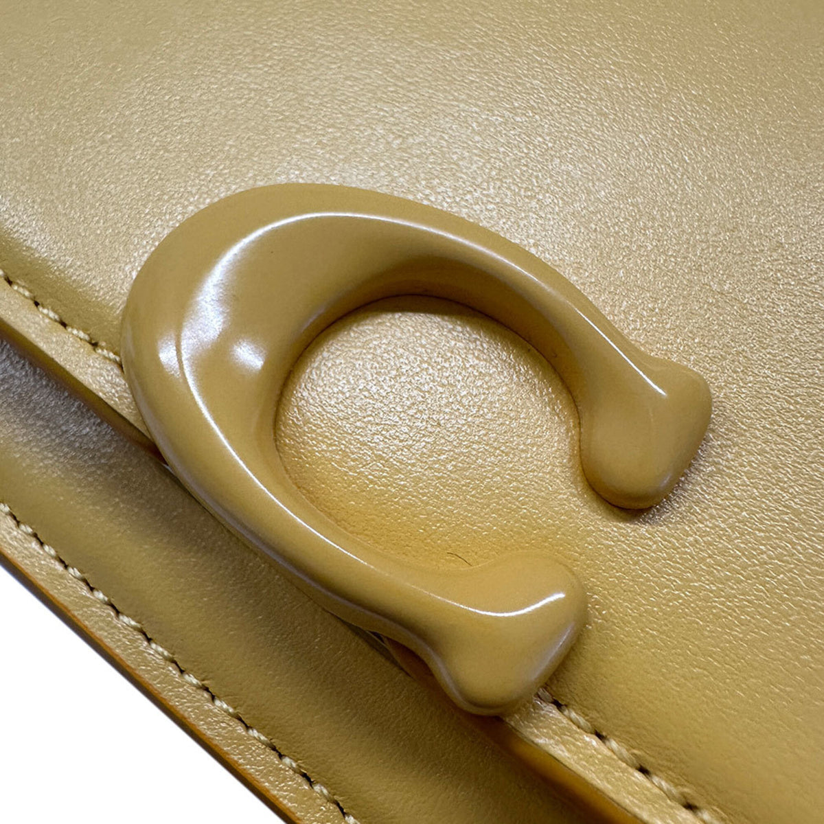 Coach Yellow Leather Shoulder Bag (Pre-Owned)