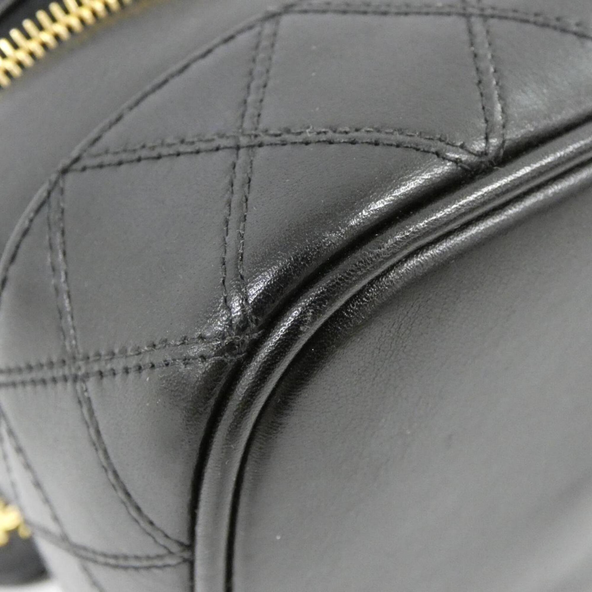 Chanel Black Leather Handbag (Pre-Owned)