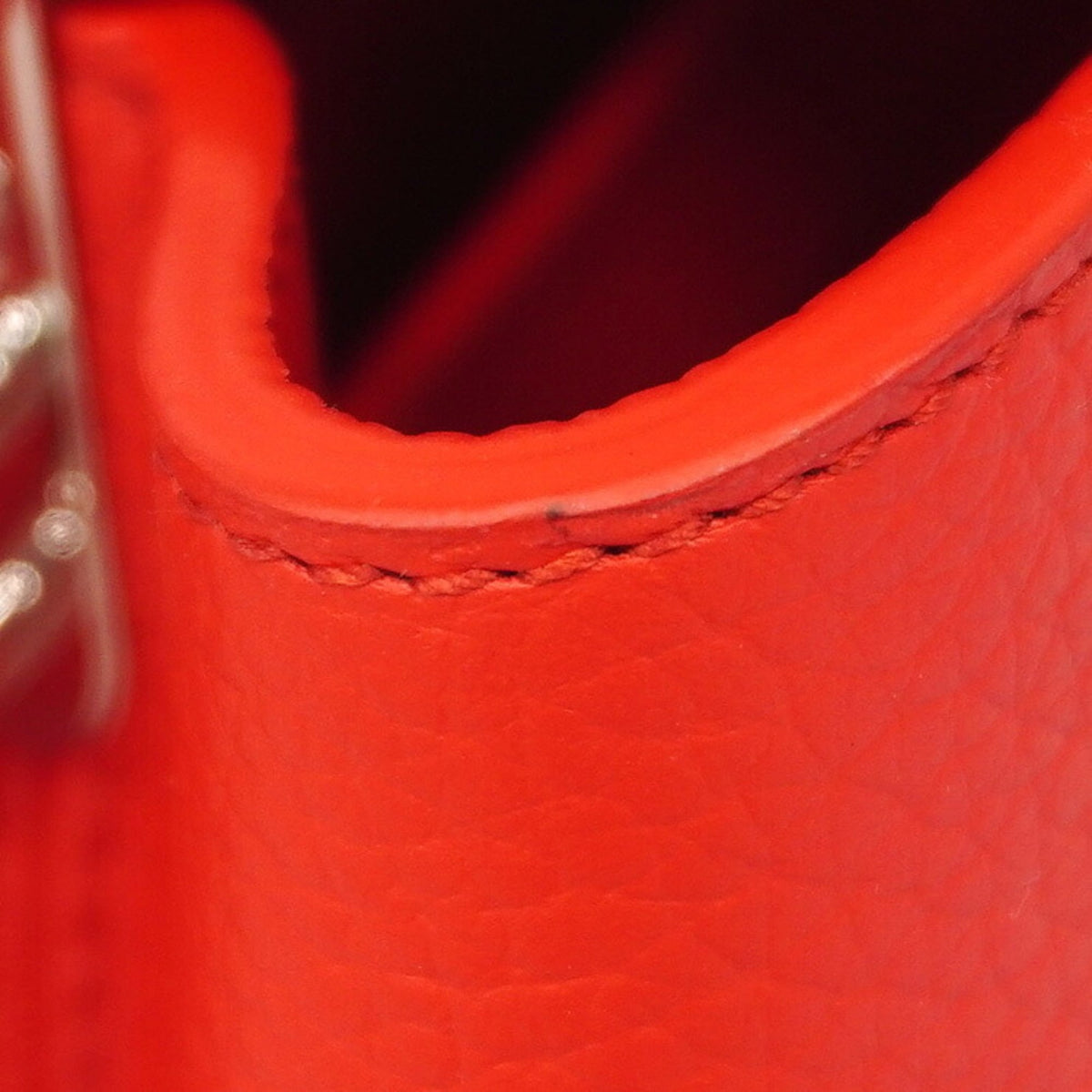Louis Vuitton Red Color Handbag (Pre-Owned)