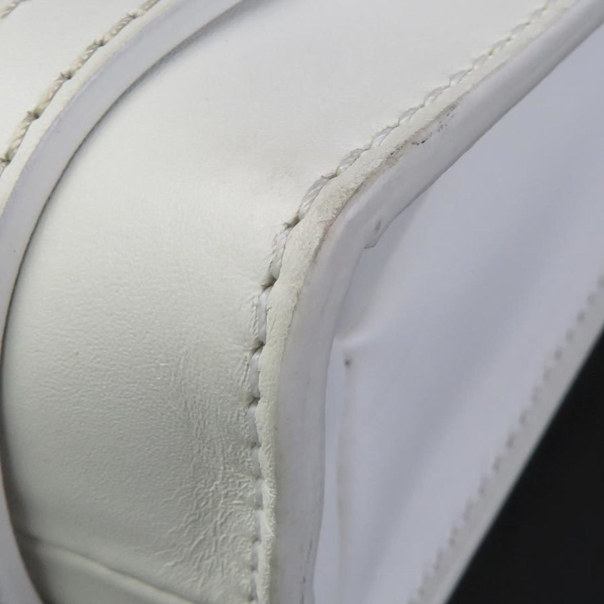 Chloé White Leather Shoulder Bag (Pre-Owned)