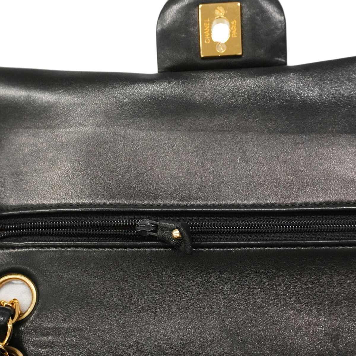 Chanel Black Leather Shoulder Bag (Pre-Owned)