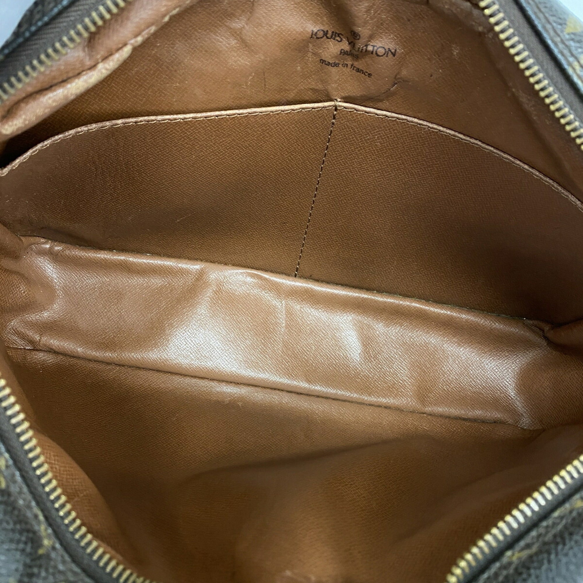 Louis Vuitton Brown Clutch Bag (Pre-Owned)