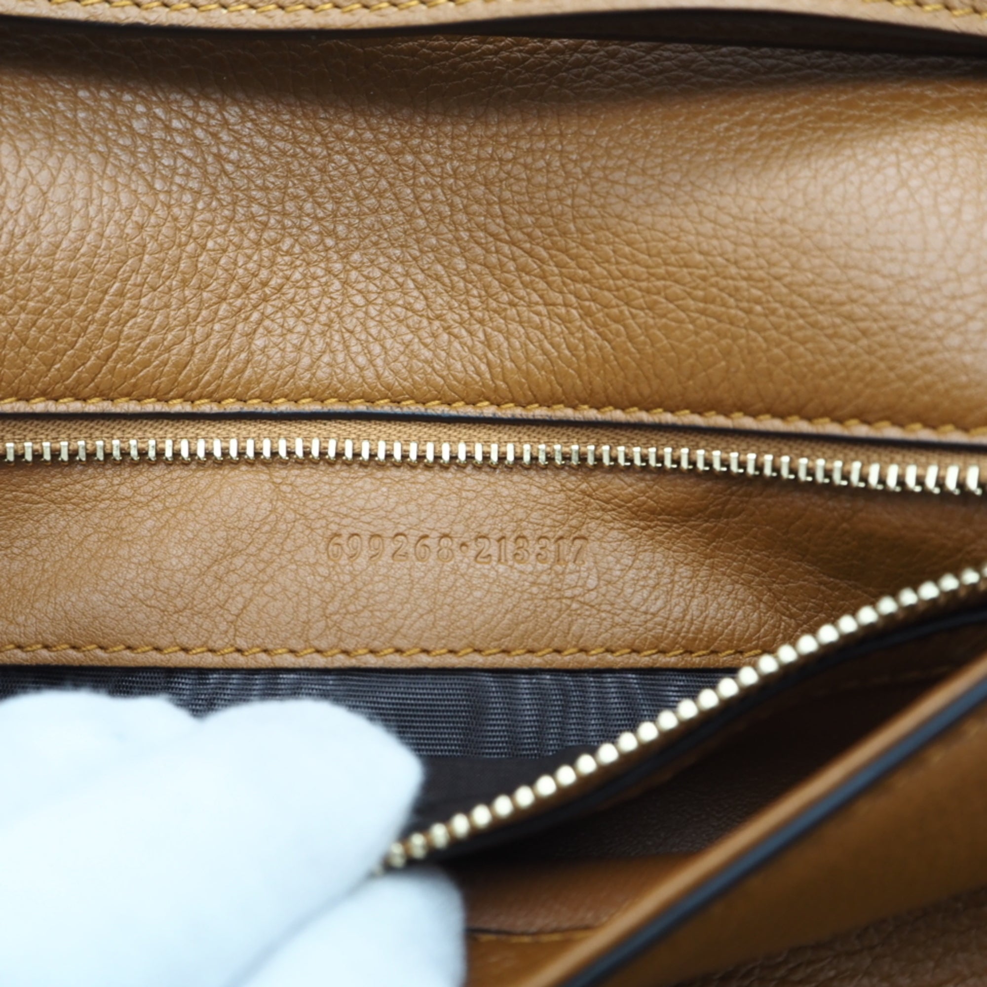 Gucci Camel Leather Shoulder Bag (Pre-Owned)