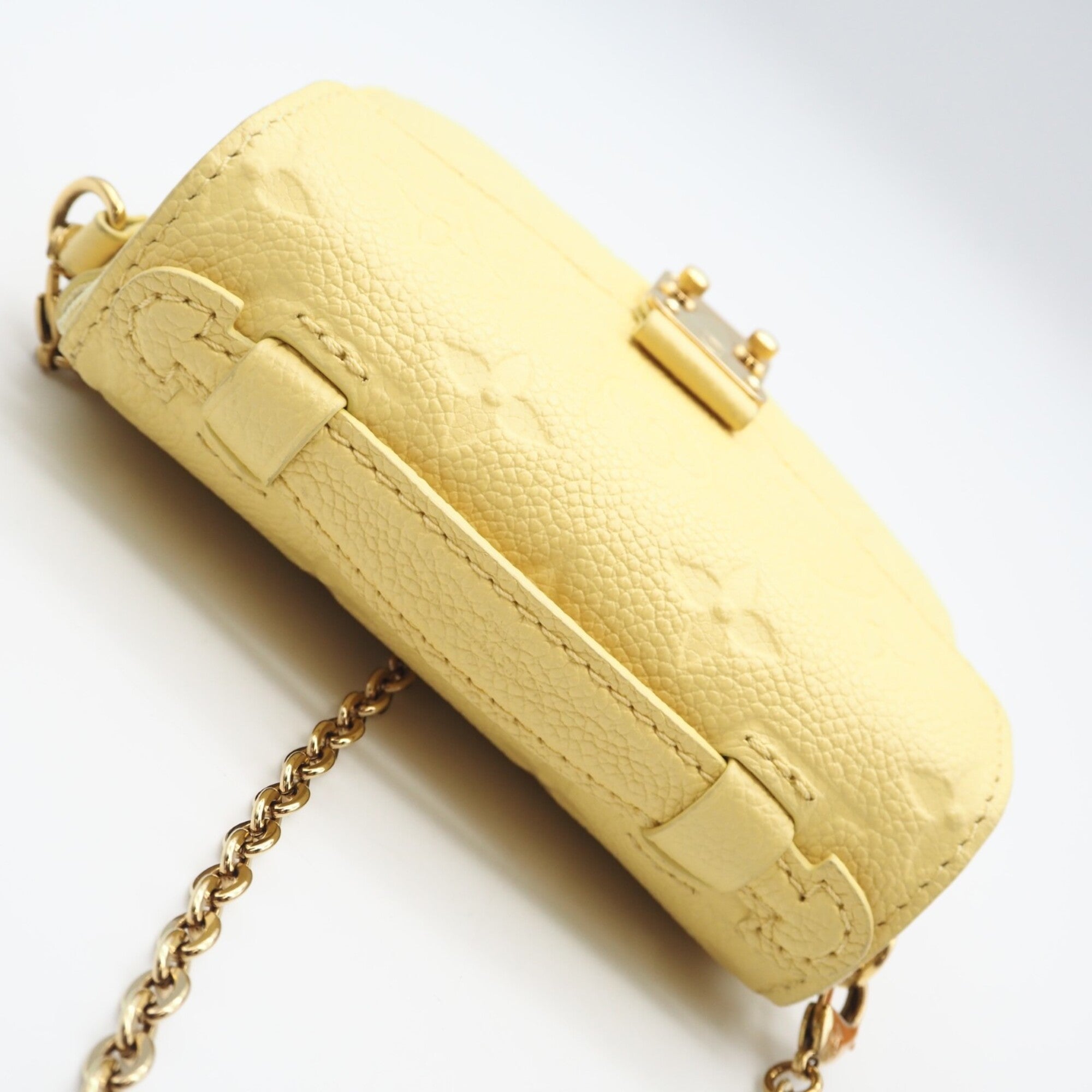 Louis Vuitton Yellow Leather Shoulder Bag (Pre-Owned)