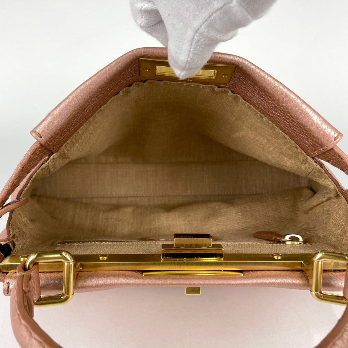 Fendi Salmon Pink Leather Handbag (Pre-Owned)