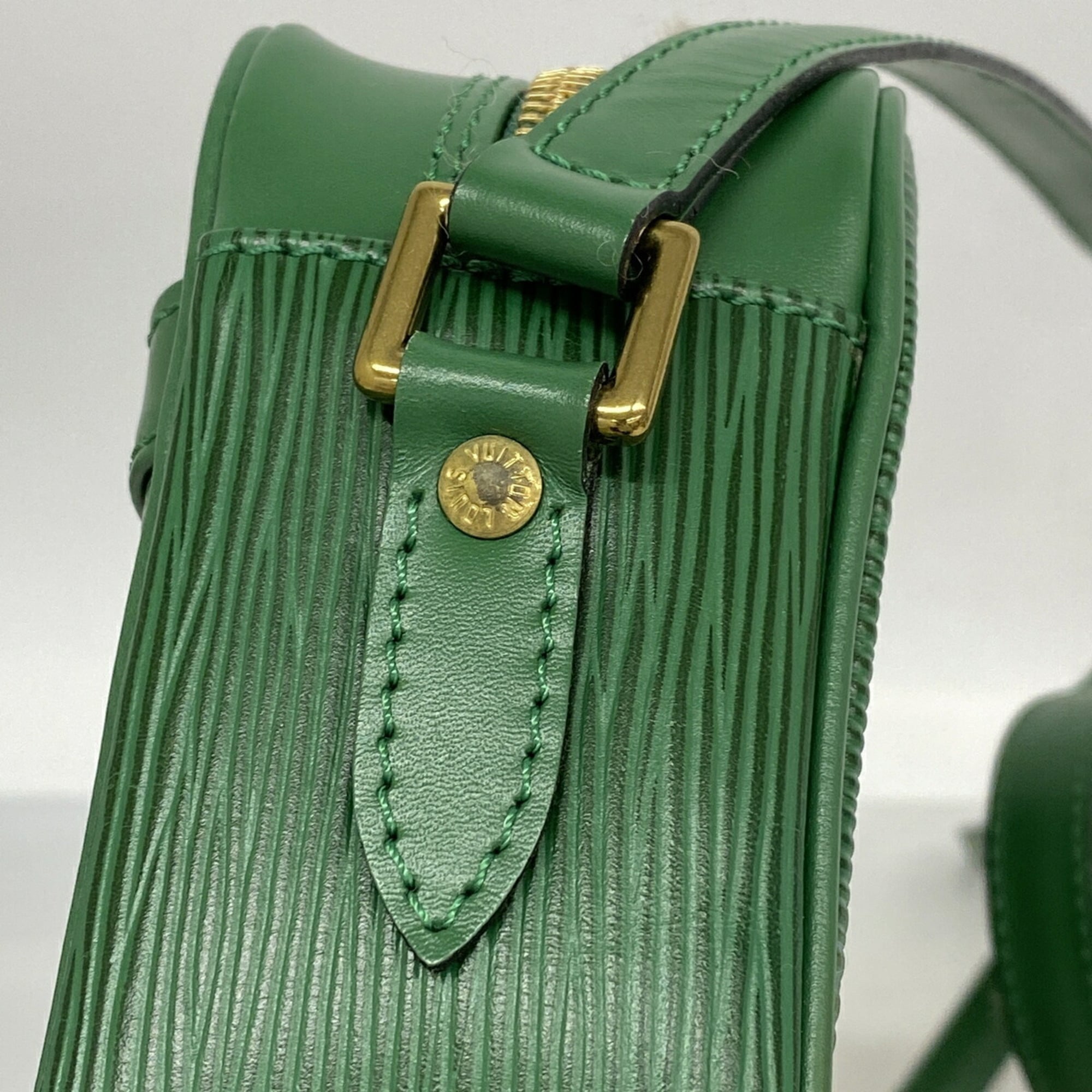 Louis Vuitton Borneo Green Shoulder Bag (Pre-Owned)