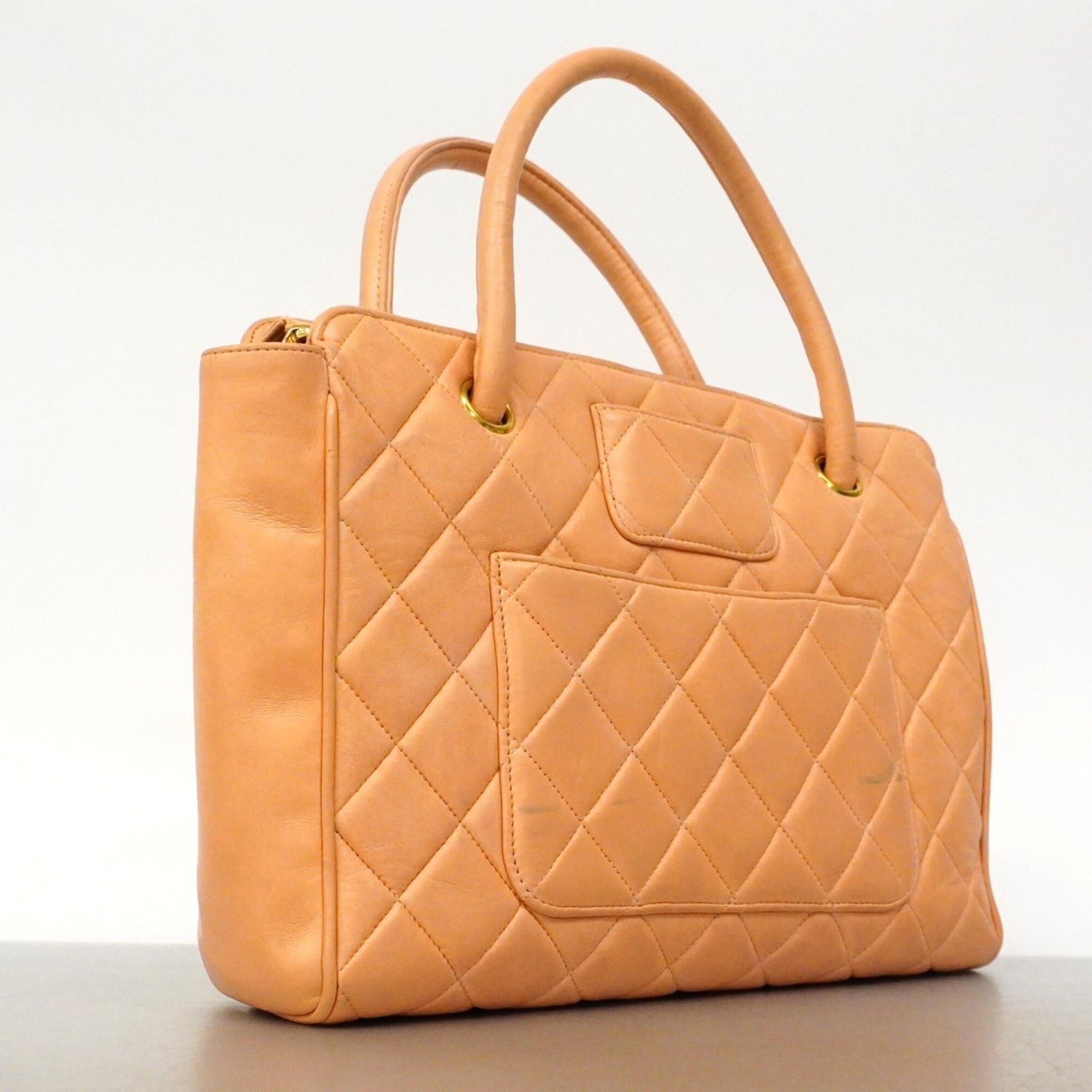Chanel Beige Leather Handbag (Pre-Owned)