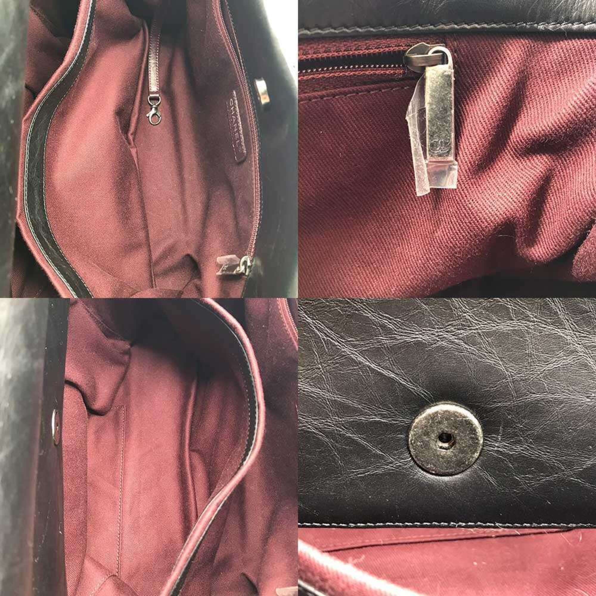 Chanel Black Leather Tweed Shoulder Bag (Pre-Owned)