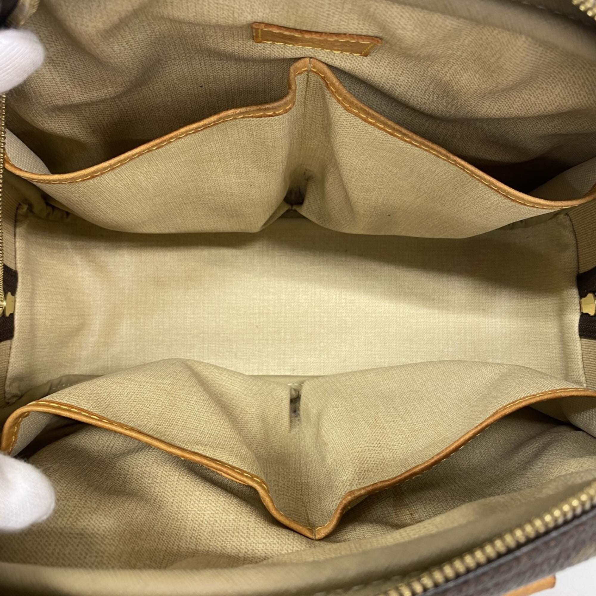 Louis Vuitton Brown Handbag (Pre-Owned)