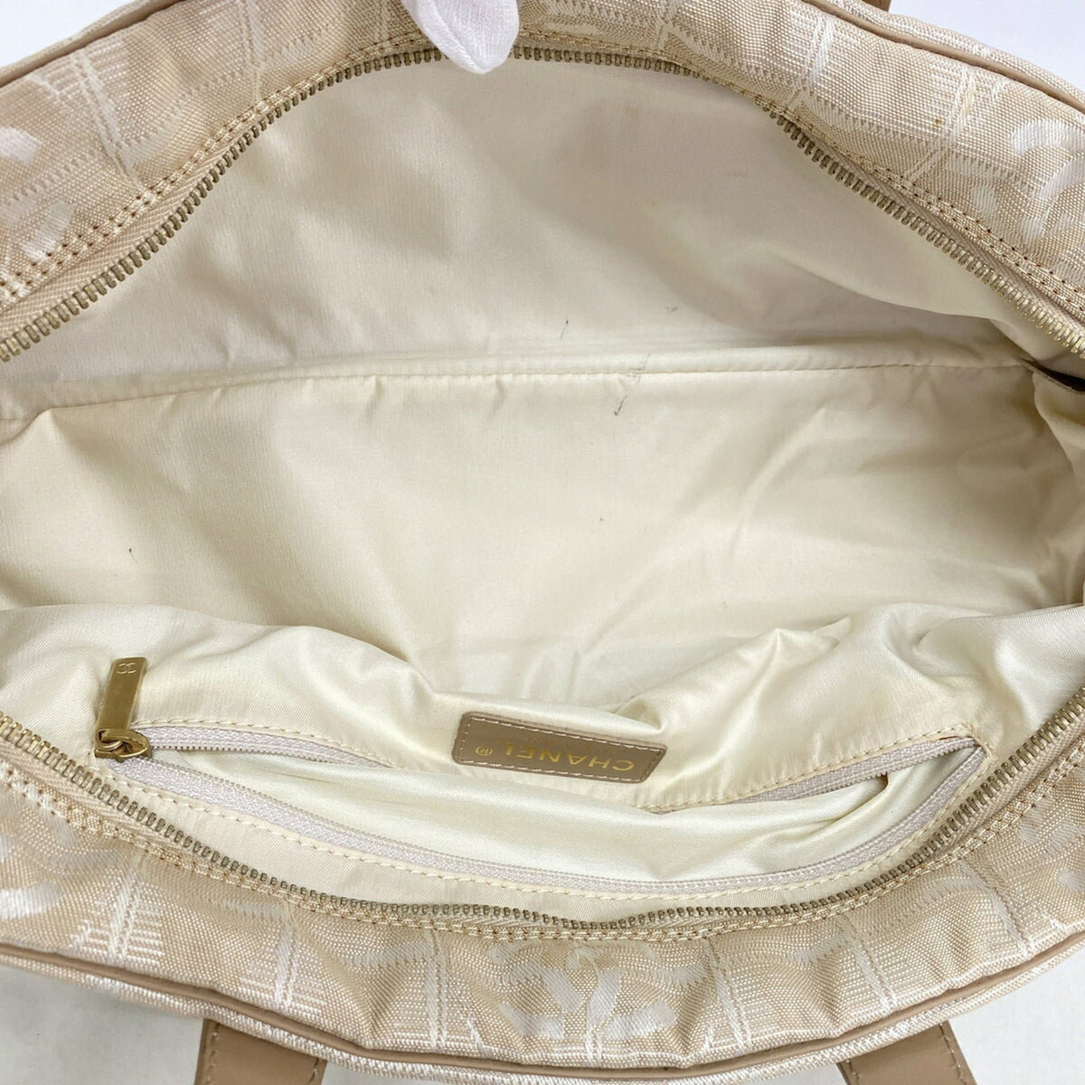 Chanel Beige Nylon Handbag (Pre-Owned)