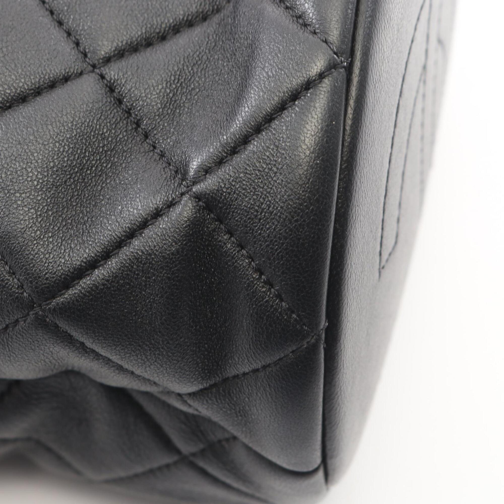 Chanel Black Leather Handbag Shoulder Bag (Pre-Owned)