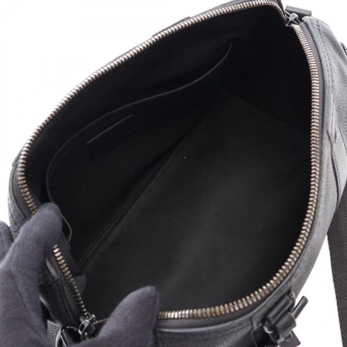 Louis Vuitton Black Leather Handbag Shoulder Bag (Pre-Owned)