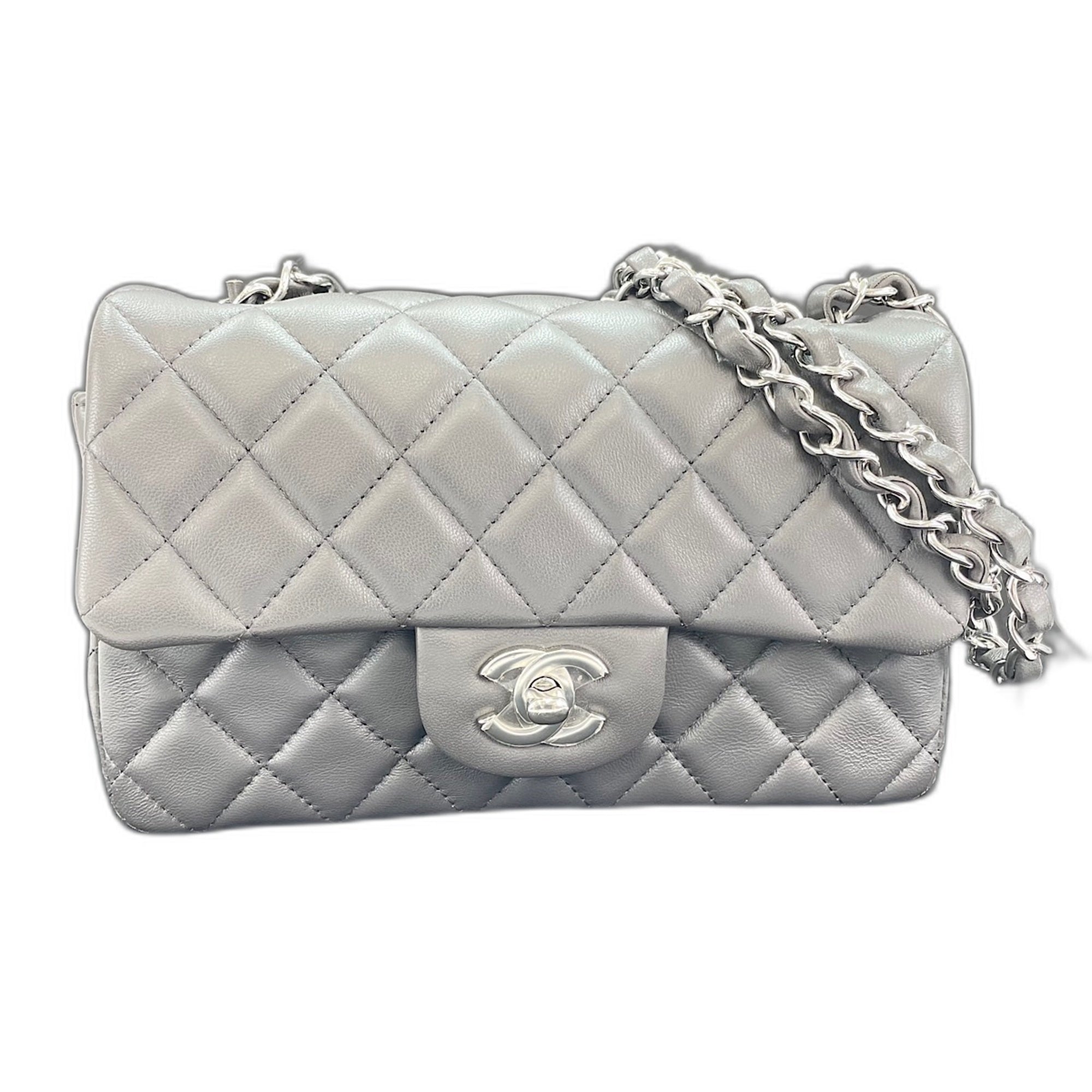 Chanel Gray Leather Shoulder Bag (Pre-Owned)