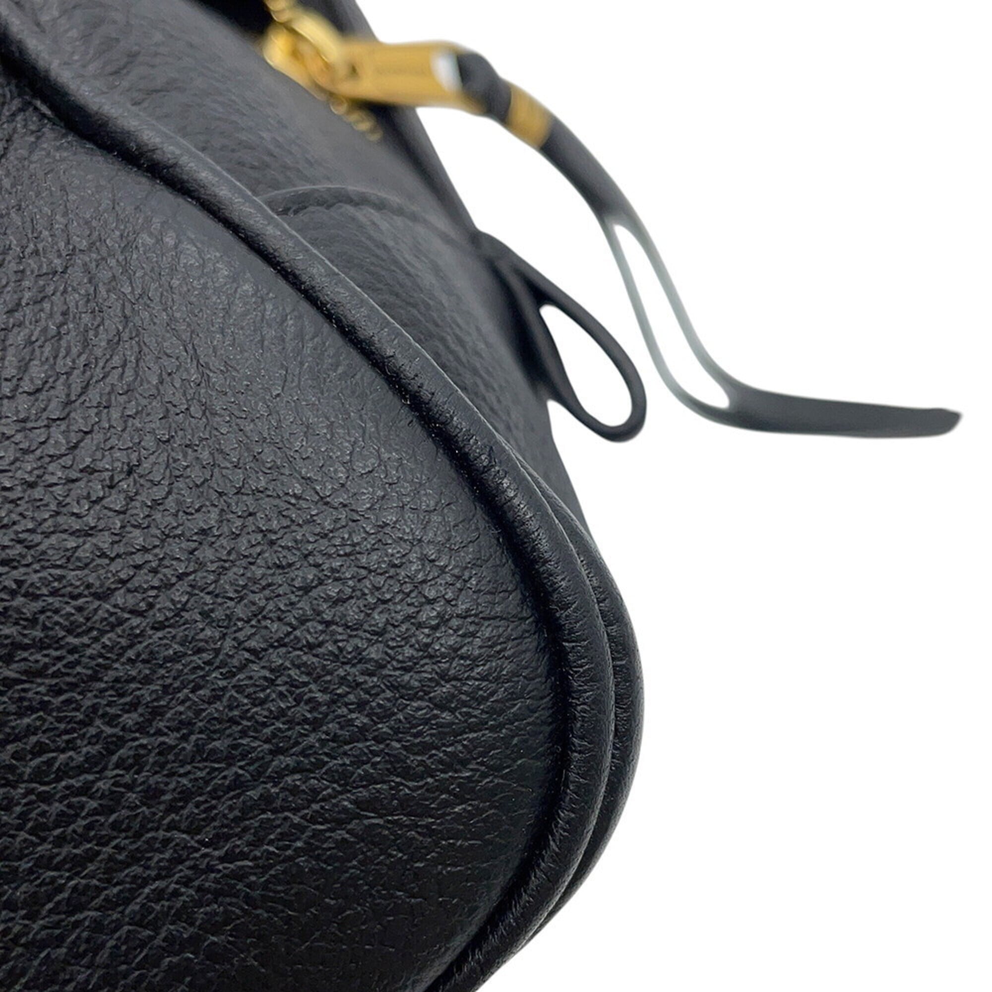 Balenciaga Black Leather Shoulder Bag (Pre-Owned)