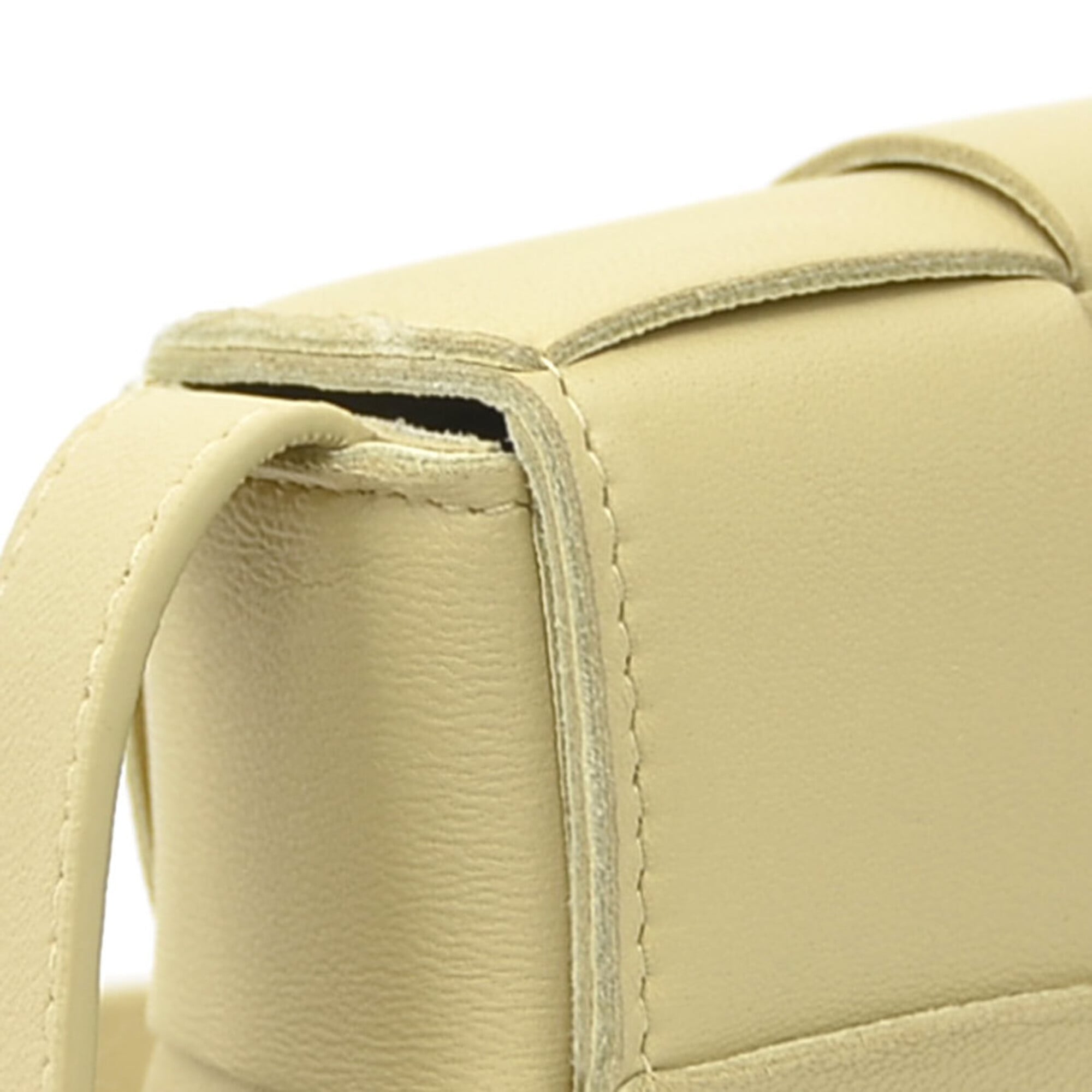 Bottega Veneta Beige Leather Shoulder Bag (Pre-Owned)
