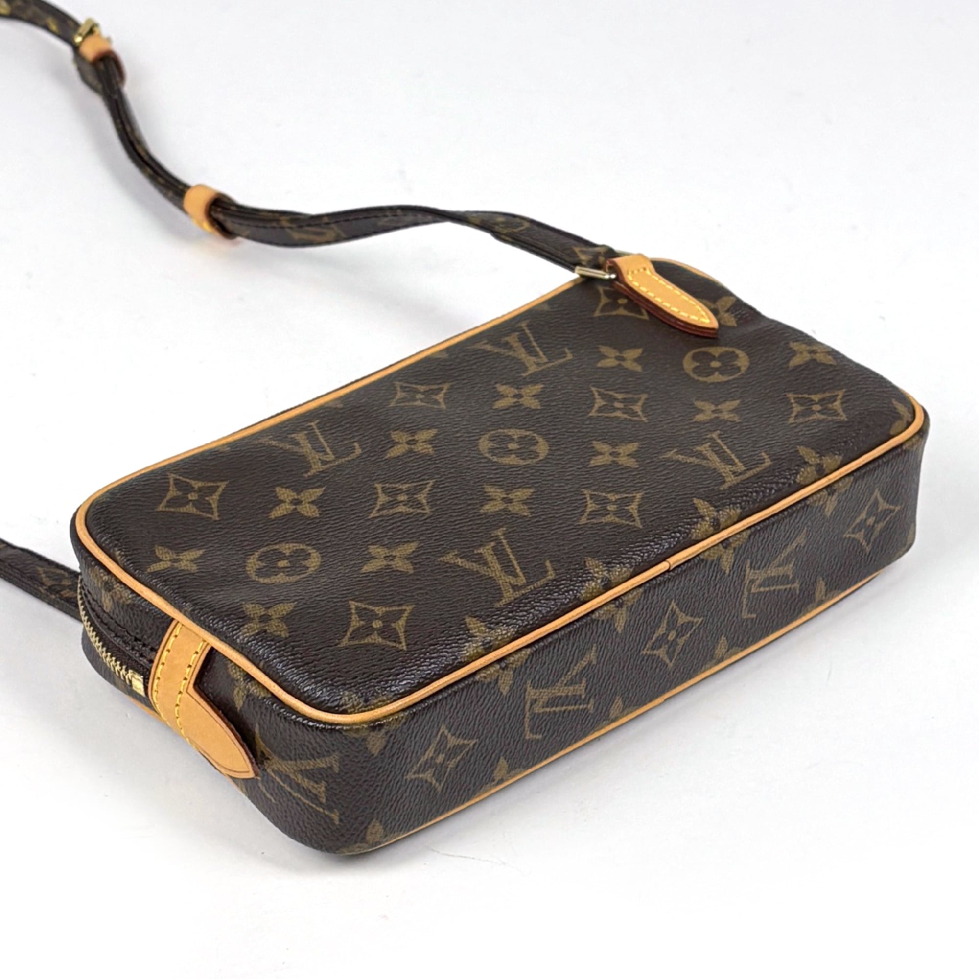 Louis Vuitton Brown Monogram Pochette Shoulder Bag (Pre-Owned)