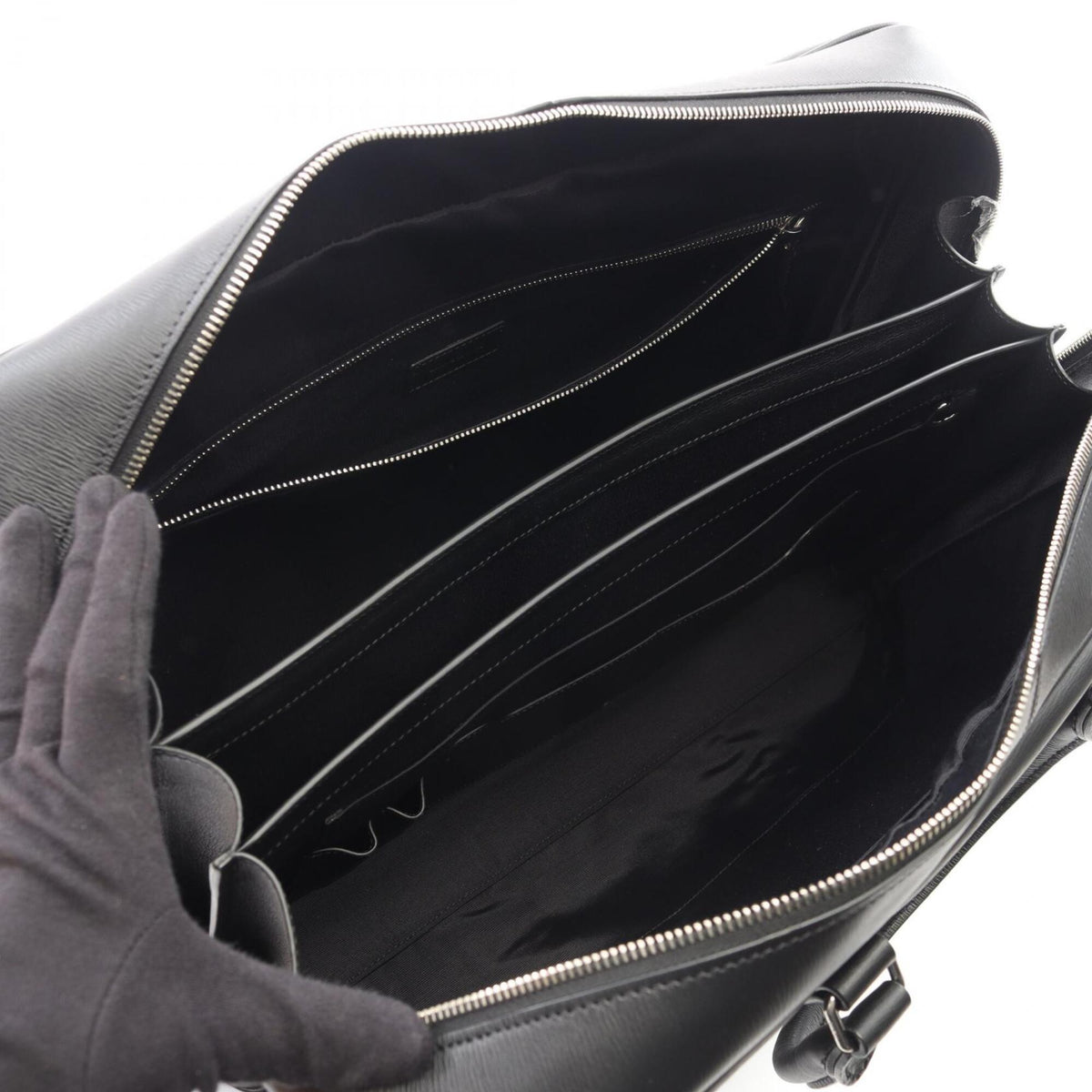 Tod's Black Leather Handbag (Pre-Owned)