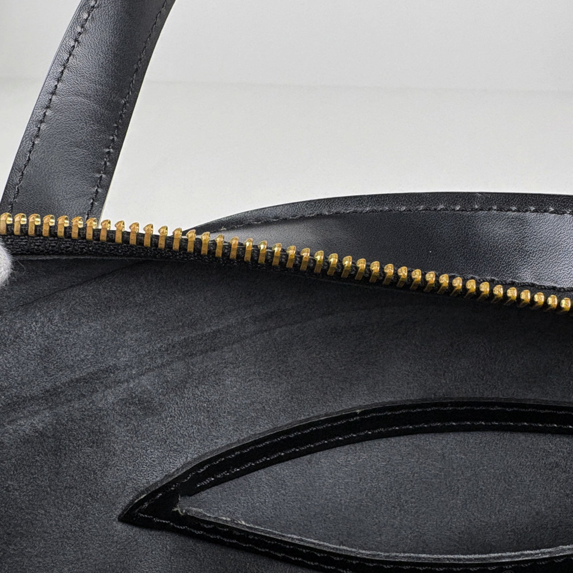 Louis Vuitton Black Noir Epi Leather Handbag (Pre-Owned)