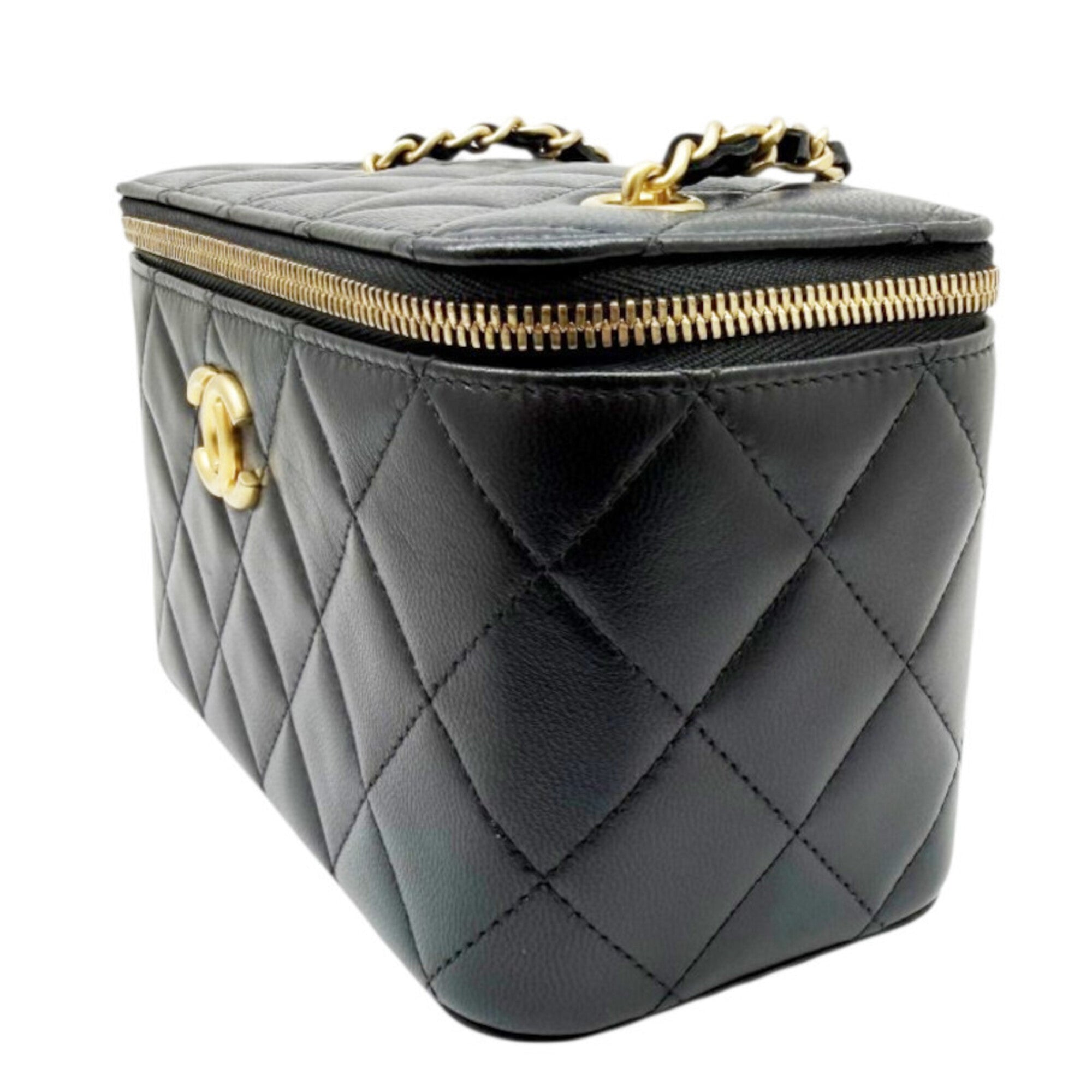 Chanel Black Leather Shoulder Bag (Pre-Owned)