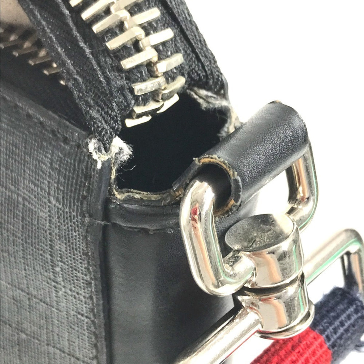 Gucci Black Gg Supreme Messenger Bag Shoulder Bag (Pre-Owned)