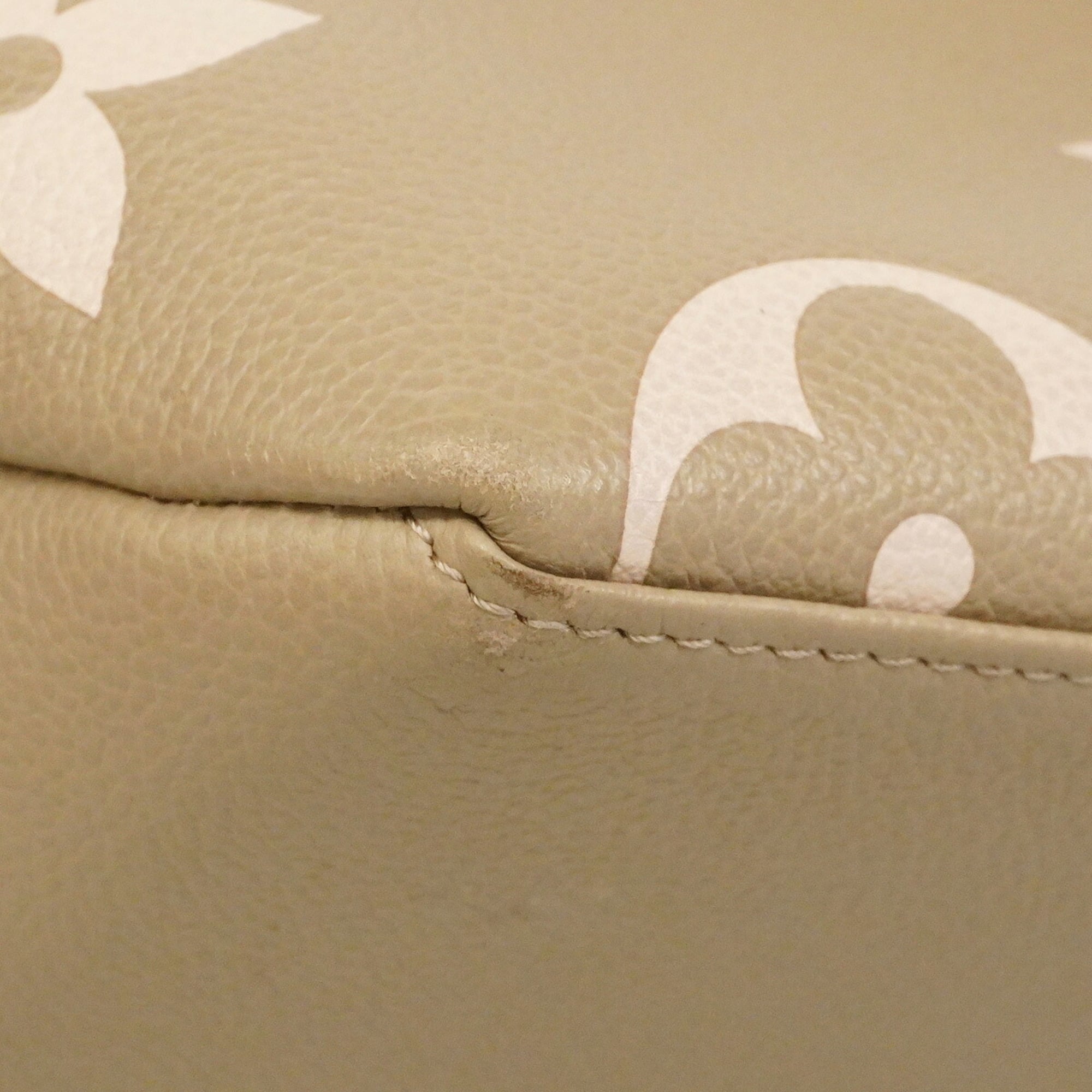 Louis Vuitton Cream Tourterelle Handbag (Pre-Owned)