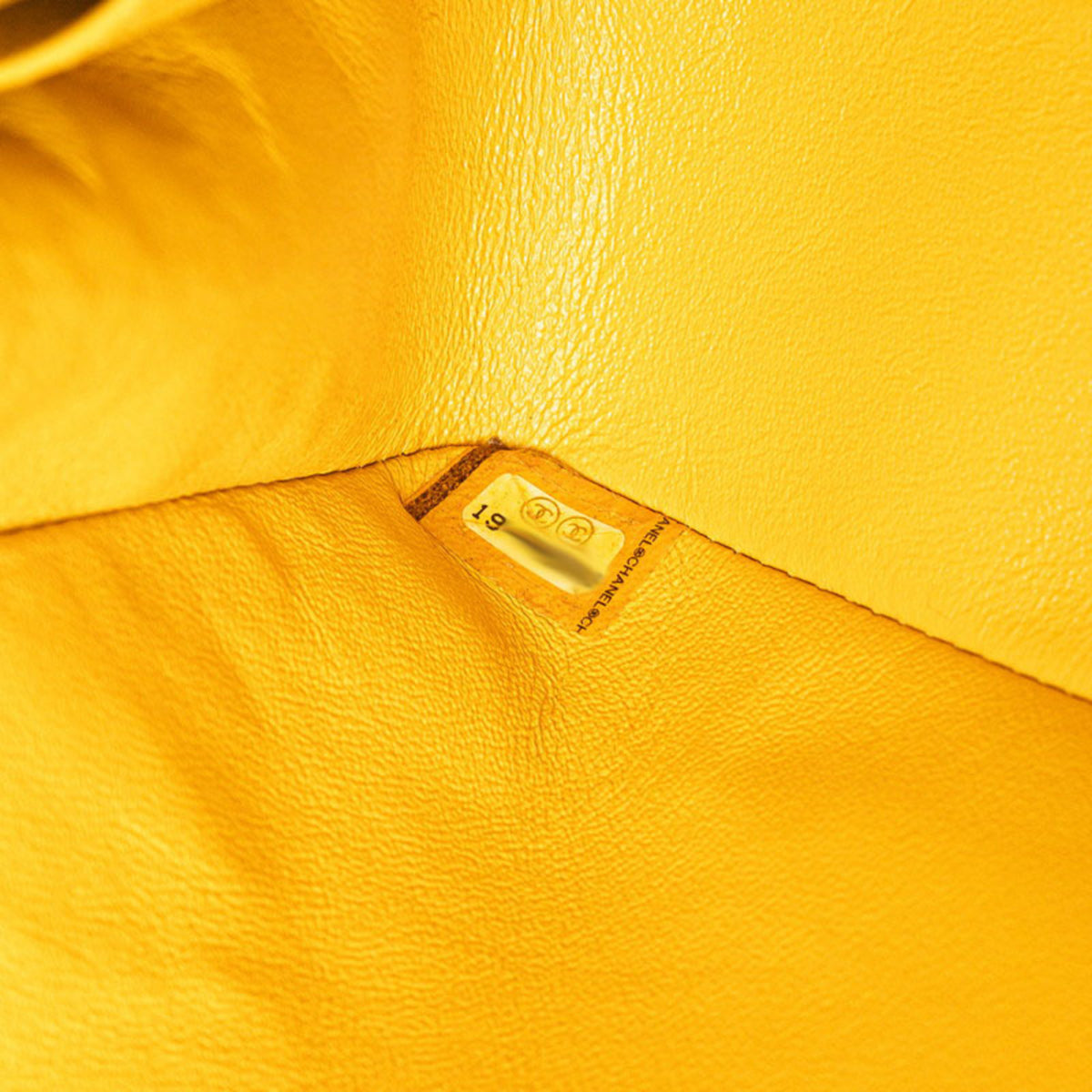 Chanel Silver Yellow Leather Shoulder Bag (Pre-Owned)