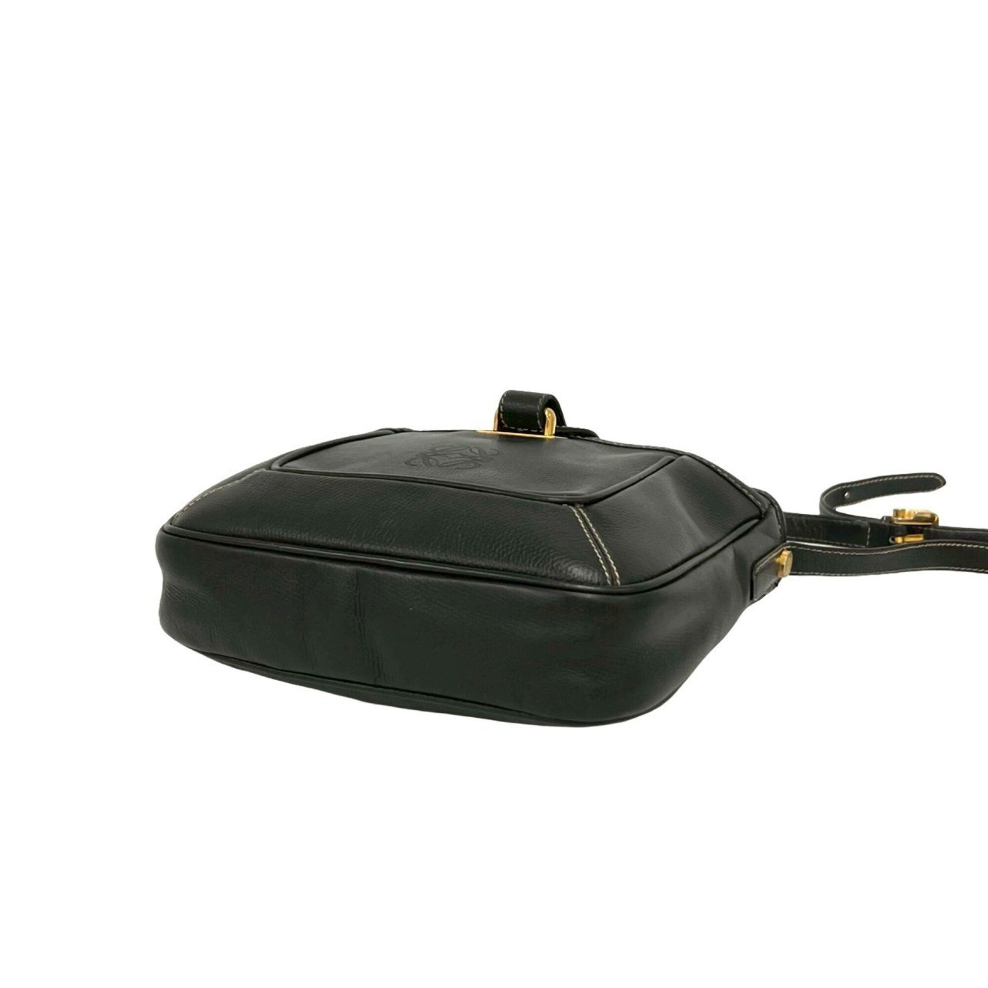 Loewe Black Leather Pochette Shoulder Bag (Pre-Owned)
