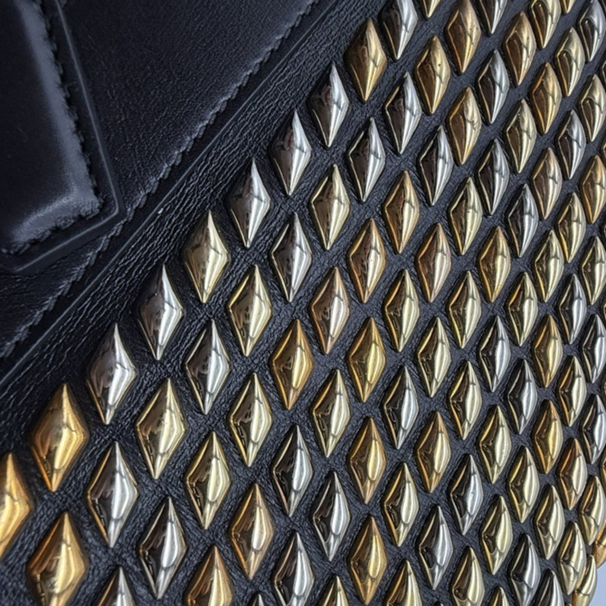 Louis Vuitton Black Gold Leather Shoulder Bag (Pre-Owned)