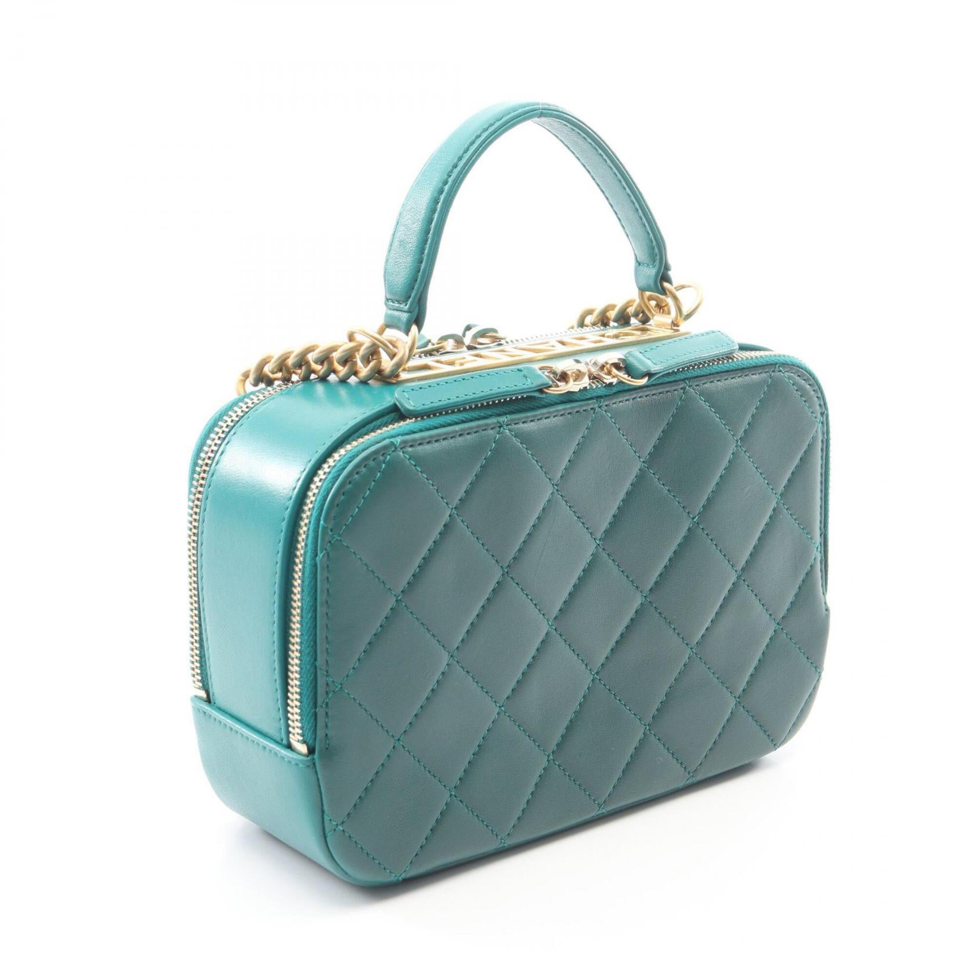 Chanel Green Leather Handbag Shoulder Bag (Pre-Owned)
