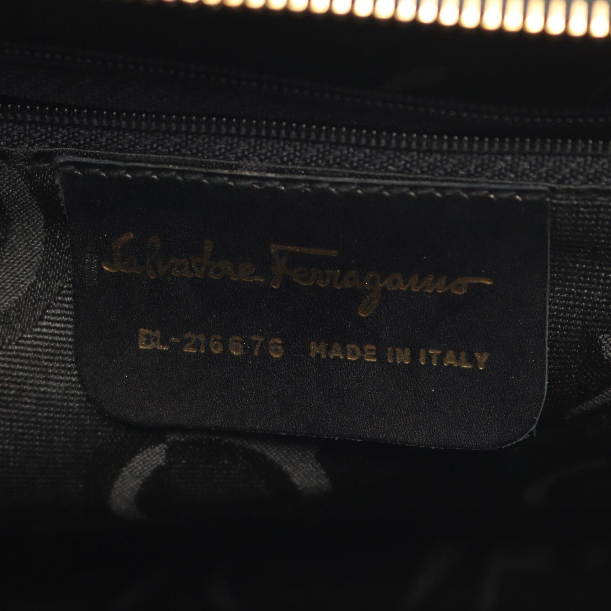Salvatore Ferragamo Black Leather Handbag Shoulder Bag (Pre-Owned)