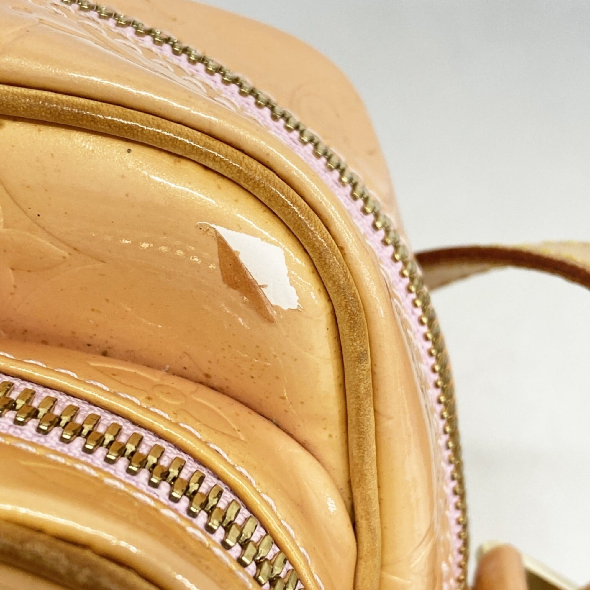 Louis Vuitton Rose Shoulder Bag (Pre-Owned)