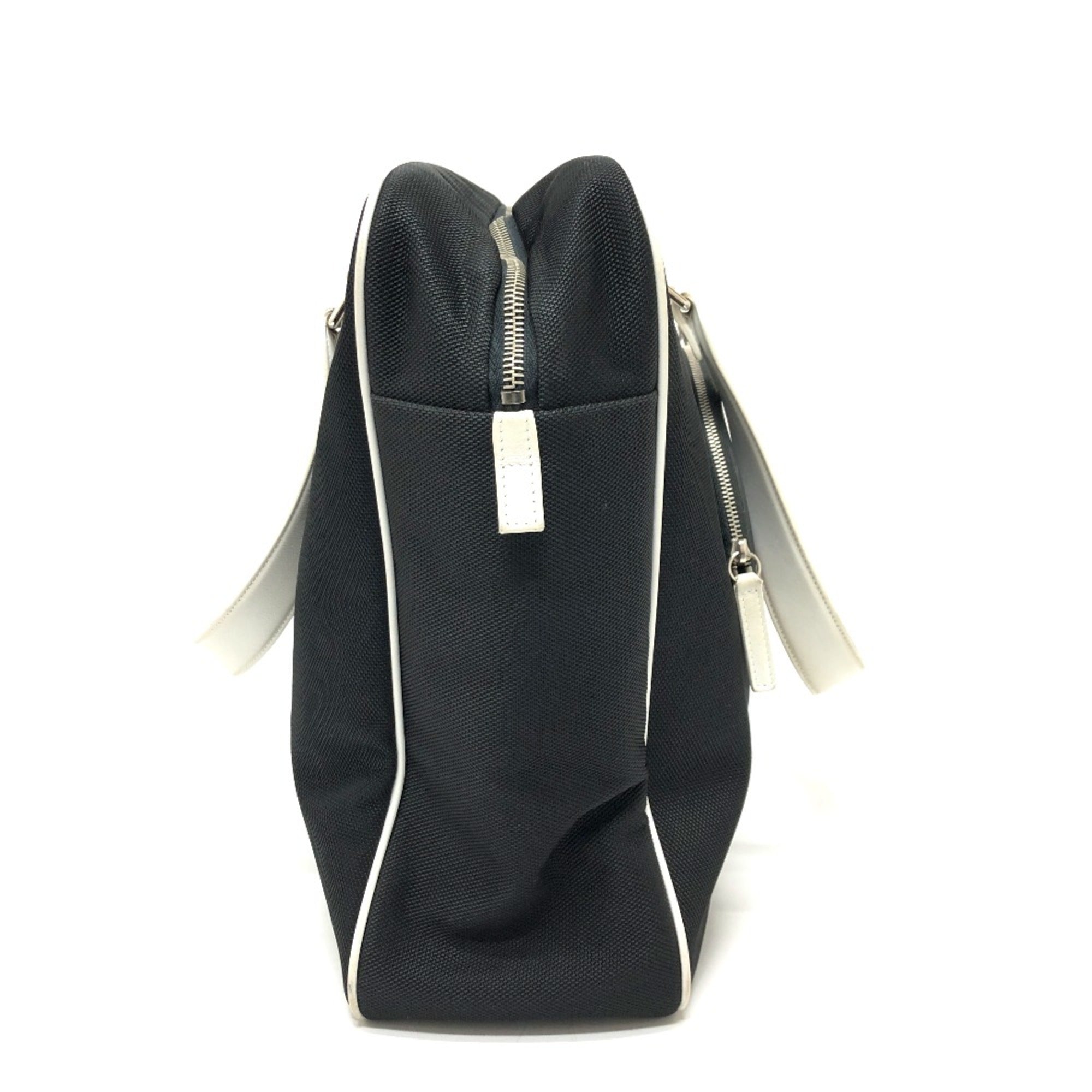 Chanel Black Cloth Shoulder Bag (Pre-Owned)