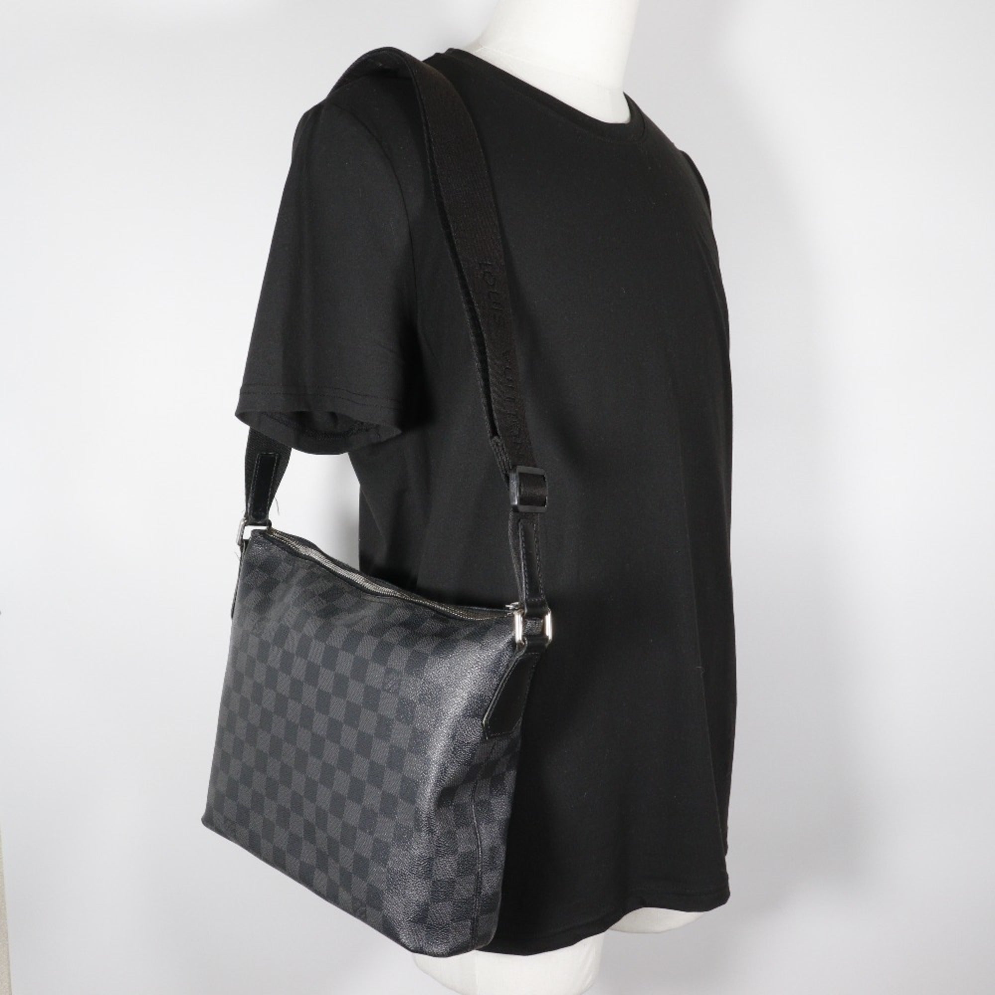 Louis Vuitton Black Damier Graphite Canvas Shoulder Bag (Pre-Owned)