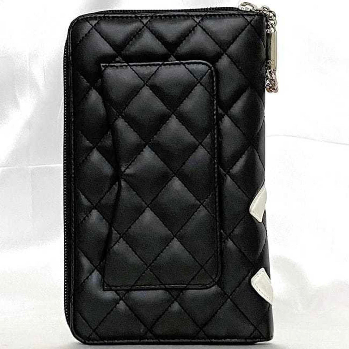 Chanel Black White Leather Long Wallet (Bi-Fold) (Pre-Owned)