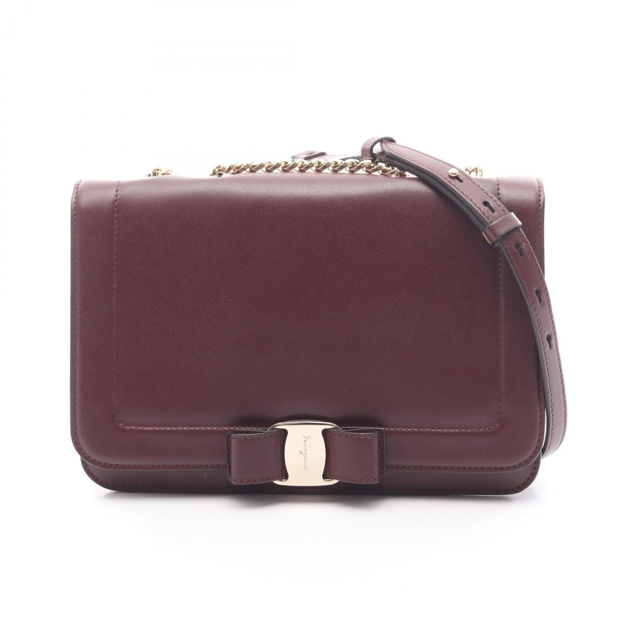 Salvatore Ferragamo Bordeaux Leather Shoulder Bag (Pre-Owned)