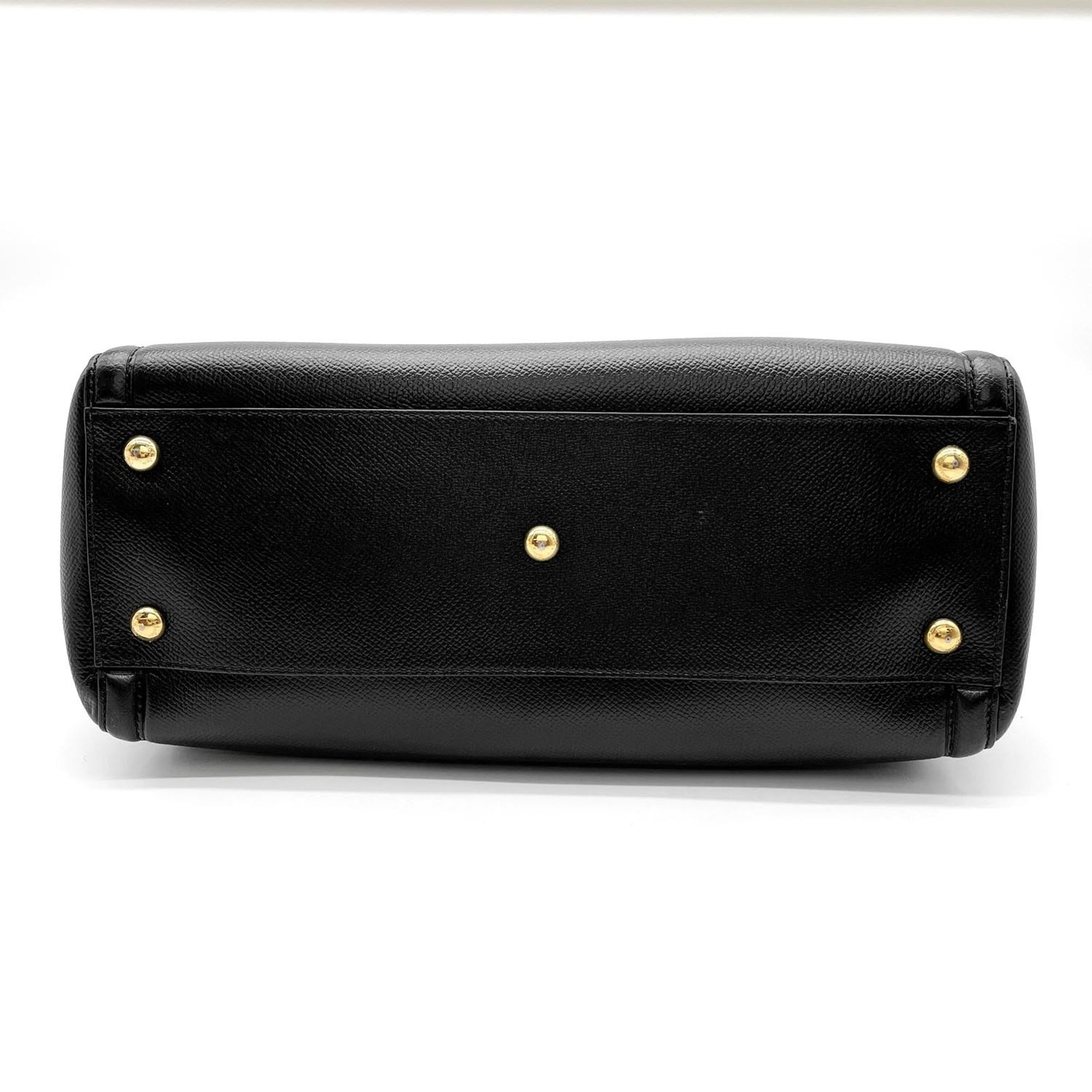 Salvatore Ferragamo Black Leather Shoulder Bag (Pre-Owned)