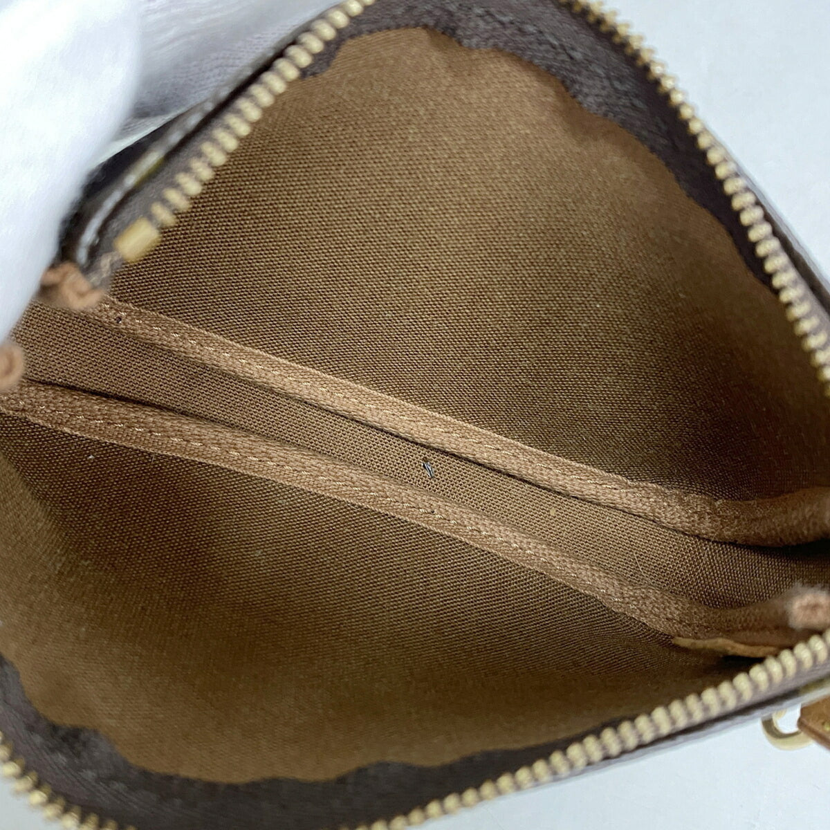 Louis Vuitton Brown Pouch (Pre-Owned)