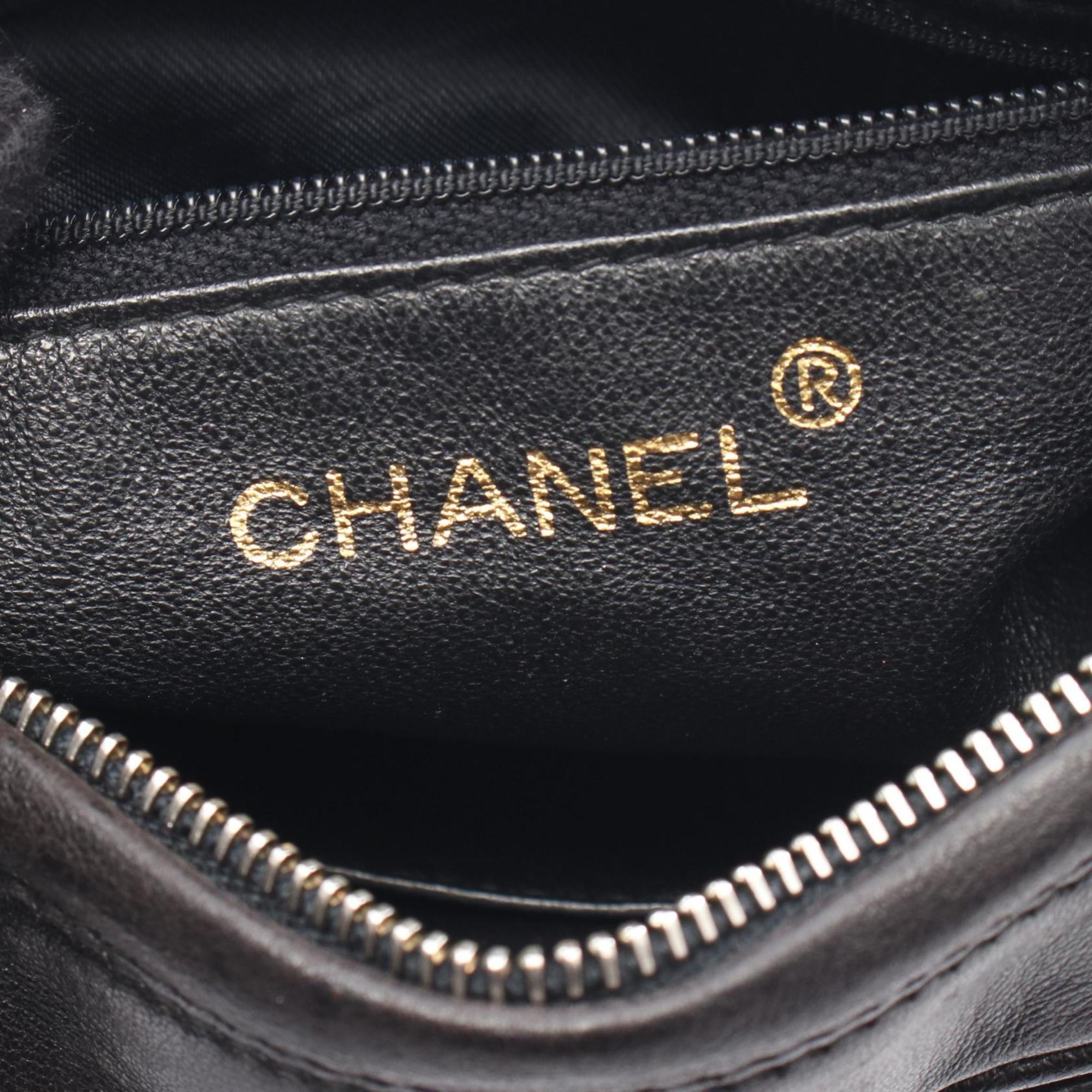 Chanel Black Leather Shoulder Bag (Pre-Owned)