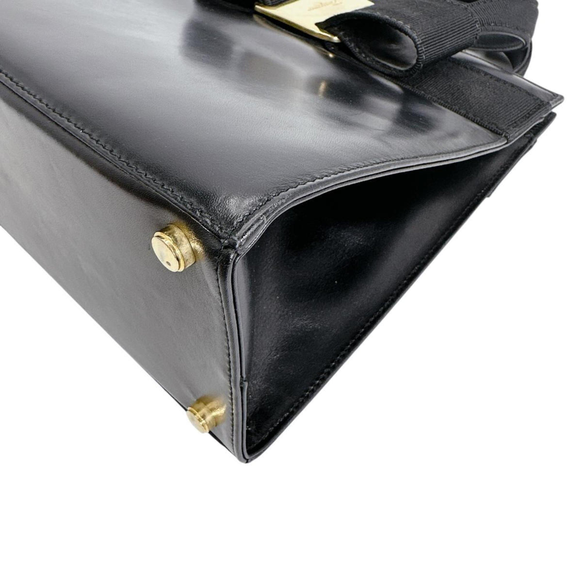Salvatore Ferragamo Black Leather Handbag (Pre-Owned)